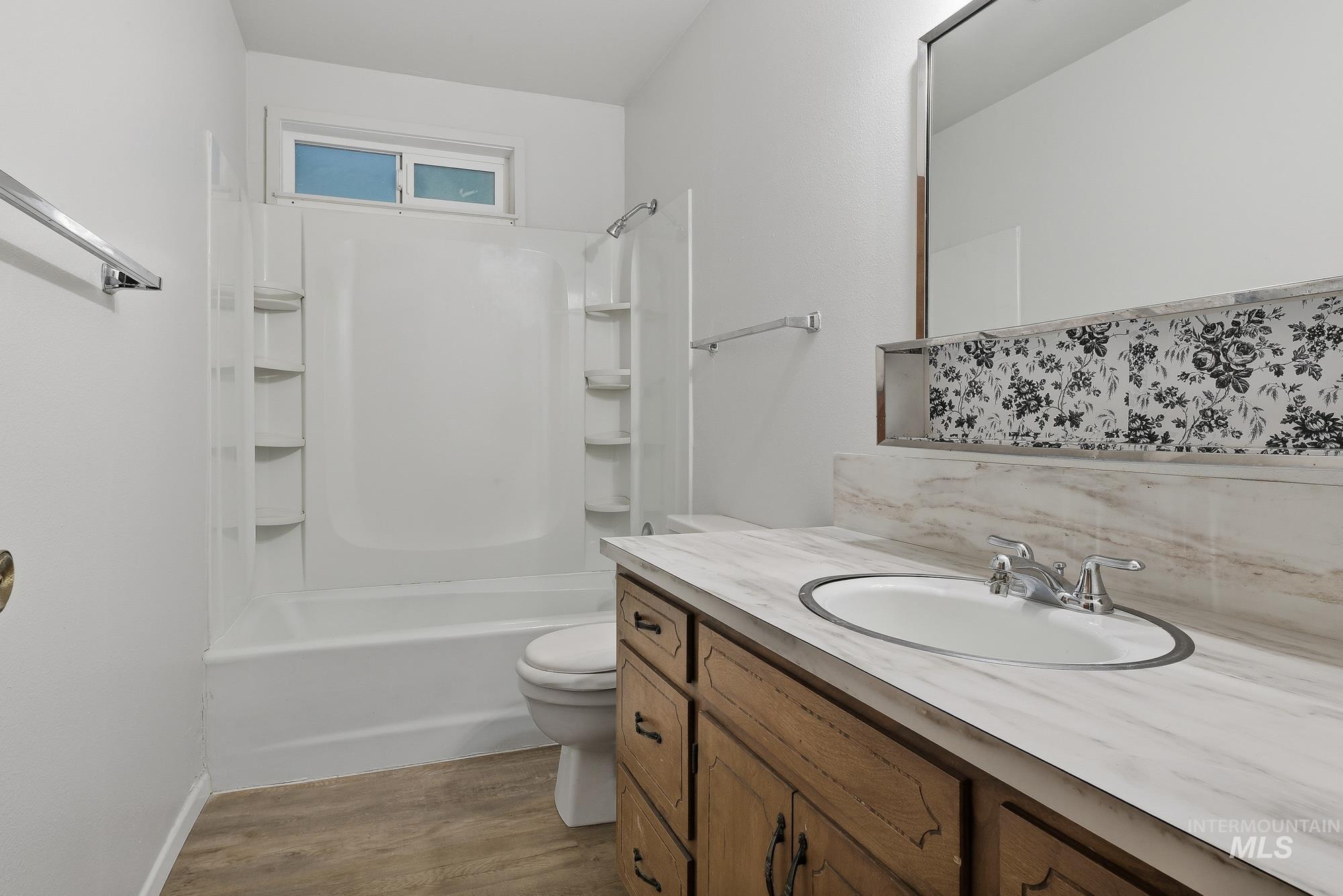 312 Denker, Caldwell, Idaho 83605, 2 Bedrooms, 1 Bathroom, Residential Income For Sale, Price $410,000,MLS 98971983