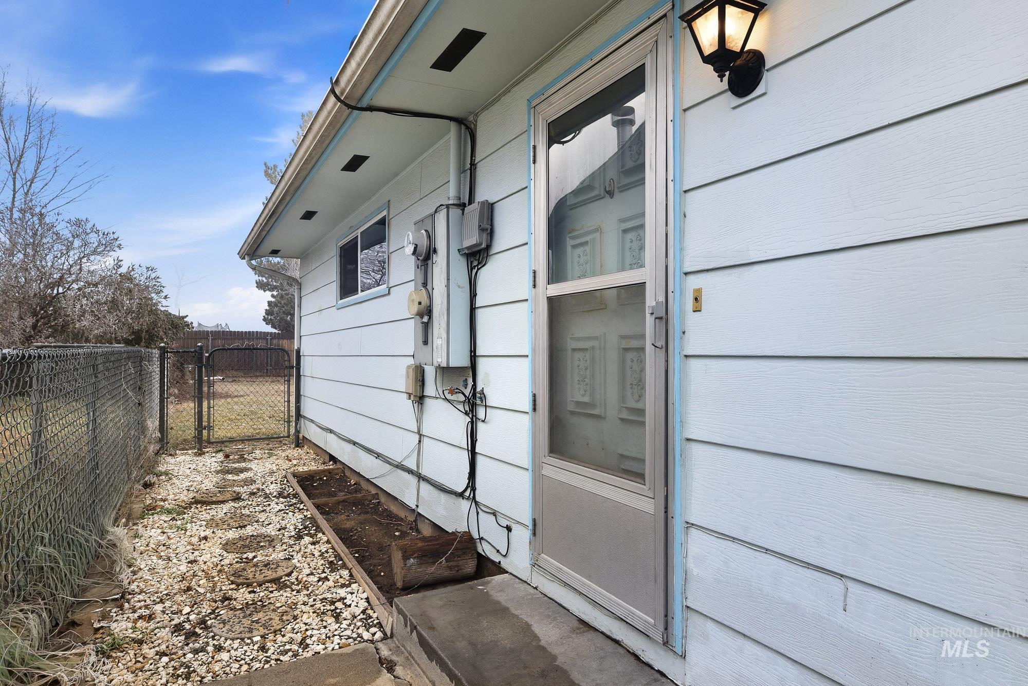 312 Denker, Caldwell, Idaho 83605, 2 Bedrooms, 1 Bathroom, Residential Income For Sale, Price $410,000,MLS 98971983