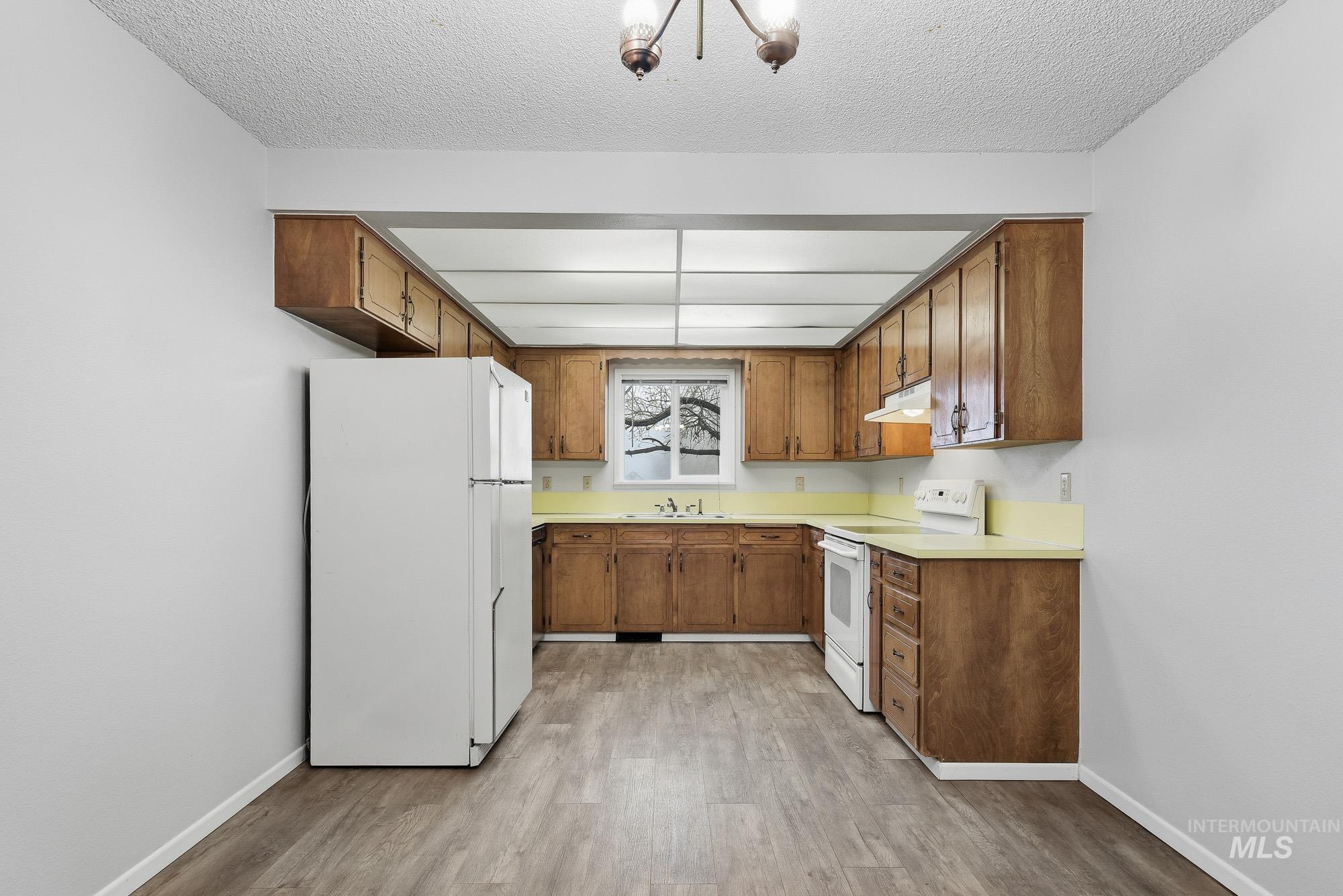 312 Denker, Caldwell, Idaho 83605, 2 Bedrooms, 1 Bathroom, Residential Income For Sale, Price $410,000,MLS 98971983