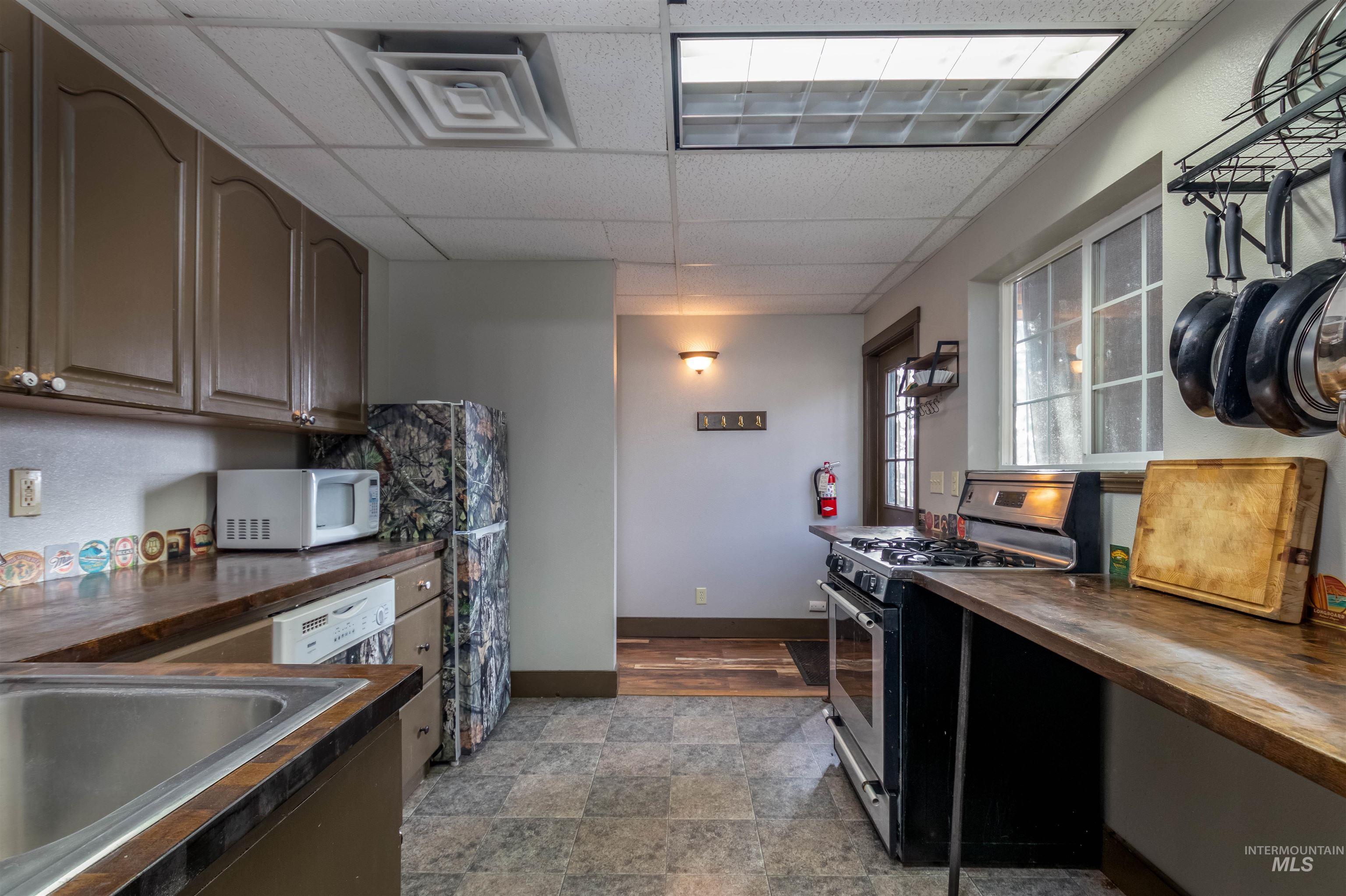 609 S Middlefork Rd, Garden Valley, Idaho 83622, 3 Bedrooms, 8 Rooms, Business/Commercial For Sale, Price $509,000,MLS 98971985