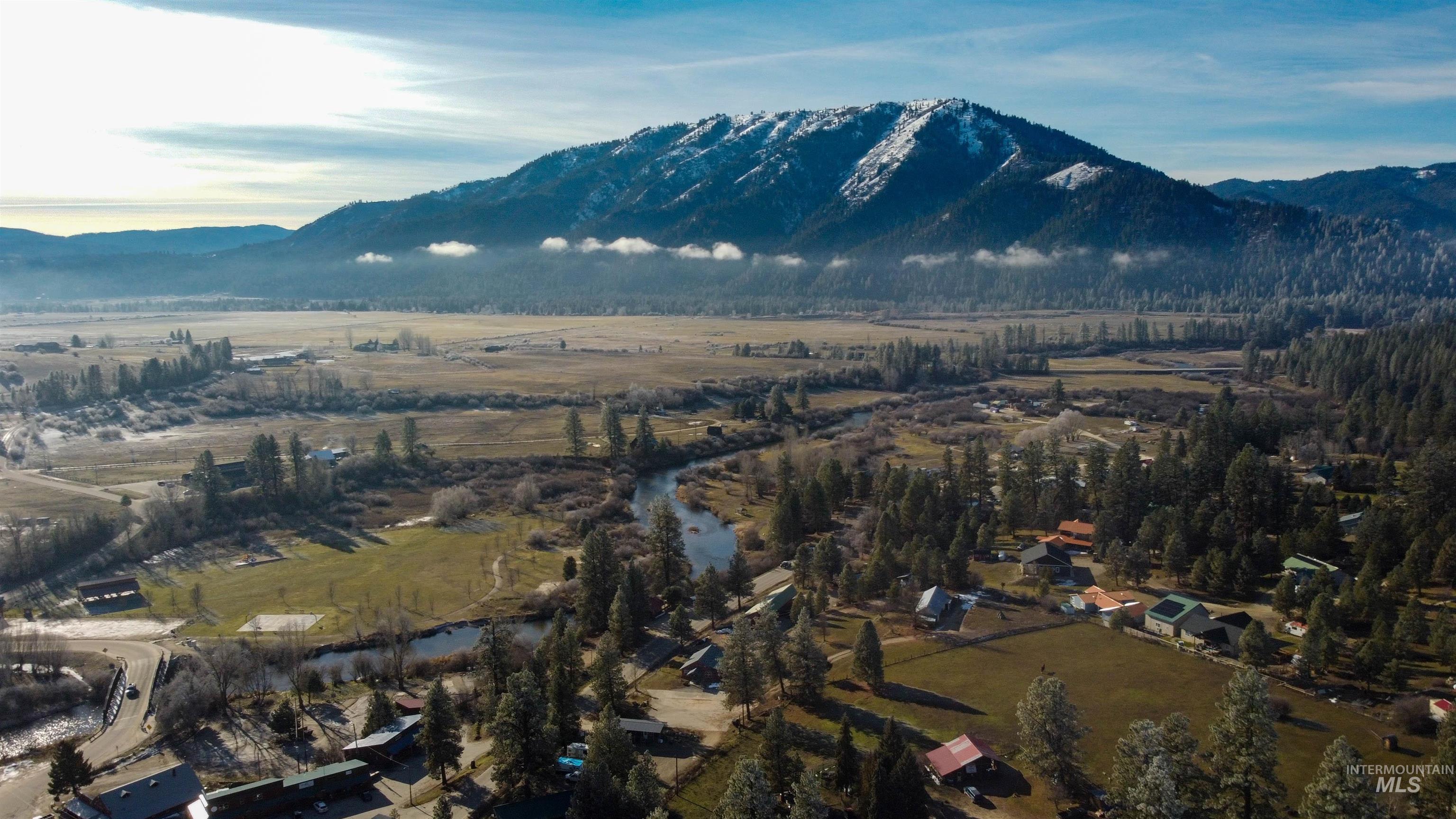 609 S Middlefork Rd, Garden Valley, Idaho 83622, 3 Bedrooms, 8 Rooms, Business/Commercial For Sale, Price $509,000,MLS 98971985