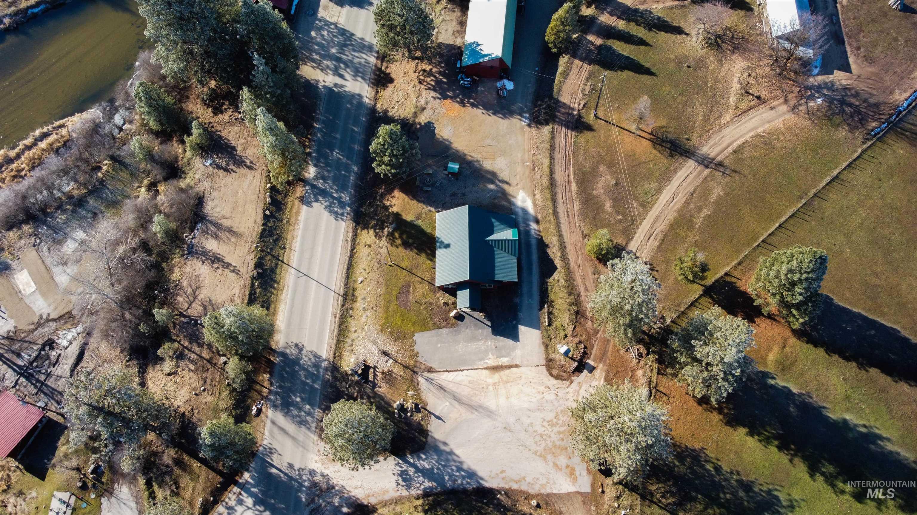 609 S Middlefork Rd, Garden Valley, Idaho 83622, 3 Bedrooms, 8 Rooms, Business/Commercial For Sale, Price $509,000,MLS 98971985