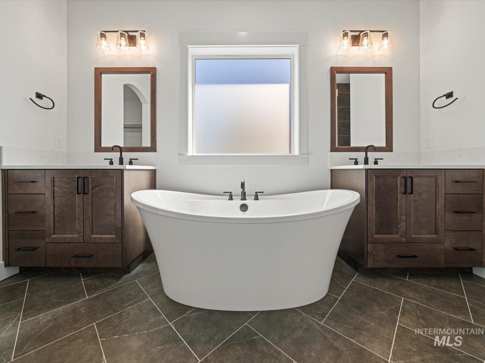 6952 E Chicken Hawk Loop, Nampa, Idaho 83686, 5 Bedrooms, 4.5 Bathrooms, Residential For Sale, Price $1,050,000,MLS 98971986