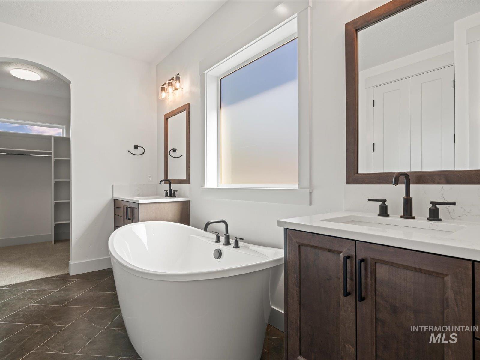 6952 E Chicken Hawk Loop, Nampa, Idaho 83686, 5 Bedrooms, 4.5 Bathrooms, Residential For Sale, Price $1,050,000,MLS 98971986