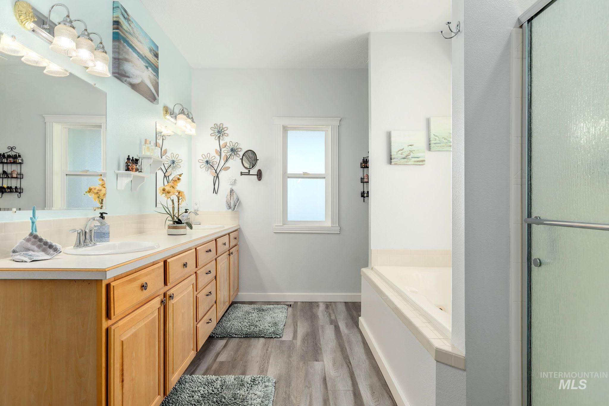 9650 Kemp Rd., Middleton, Idaho 83644, 4 Bedrooms, 3.5 Bathrooms, Residential For Sale, Price $998,500,MLS 98971987