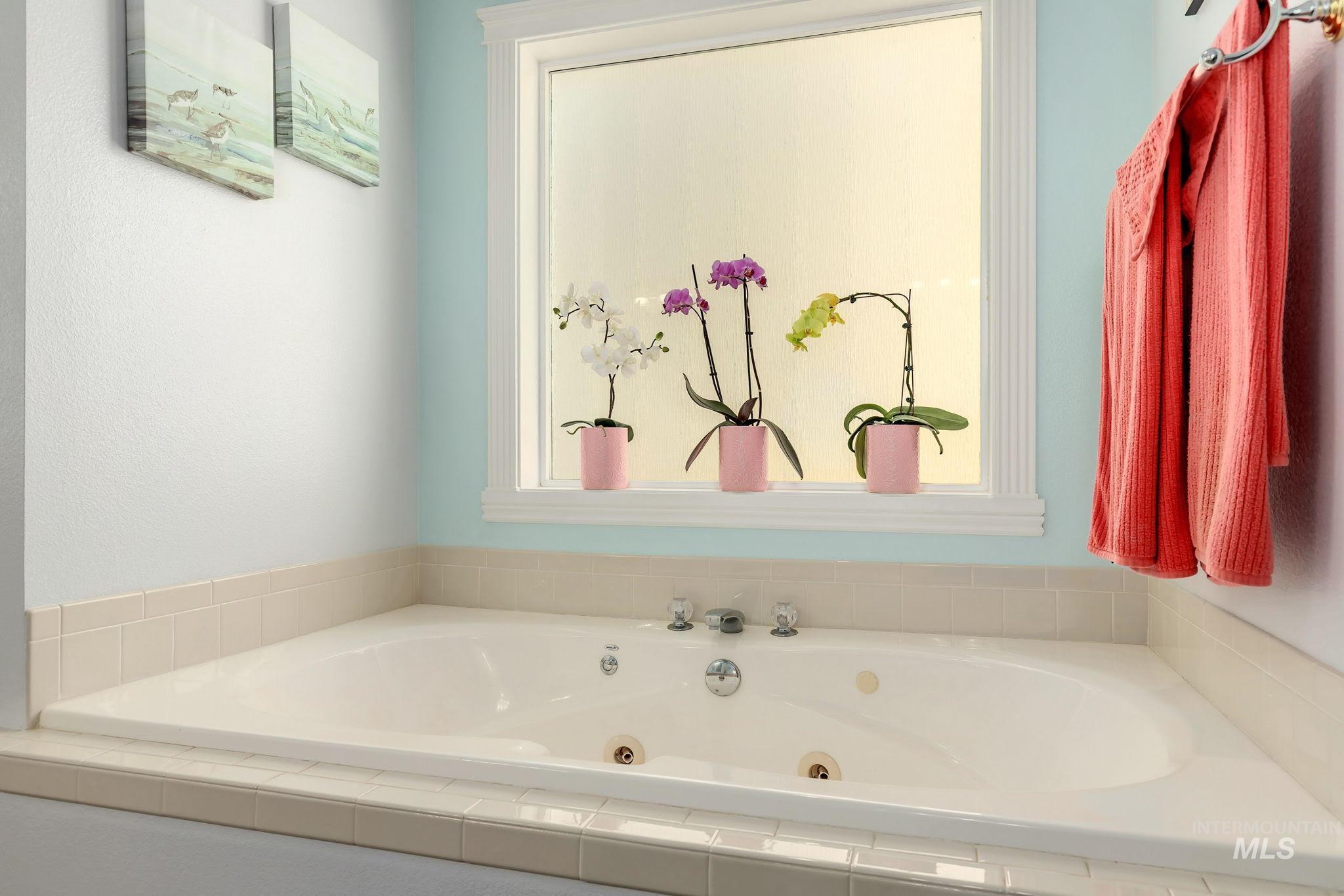 9650 Kemp Rd., Middleton, Idaho 83644, 4 Bedrooms, 3.5 Bathrooms, Residential For Sale, Price $998,500,MLS 98971987