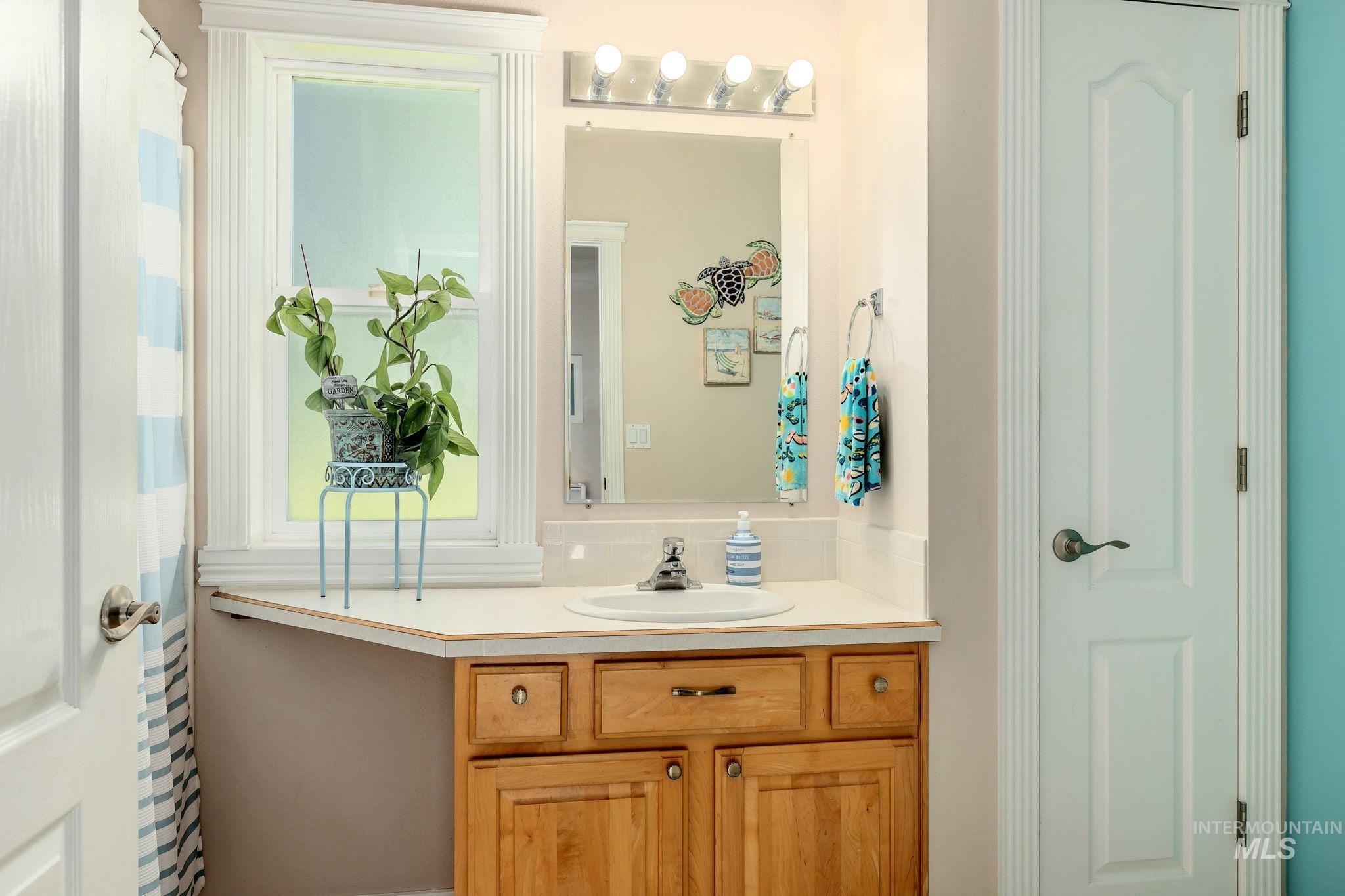 9650 Kemp Rd., Middleton, Idaho 83644, 4 Bedrooms, 3.5 Bathrooms, Residential For Sale, Price $998,500,MLS 98971987