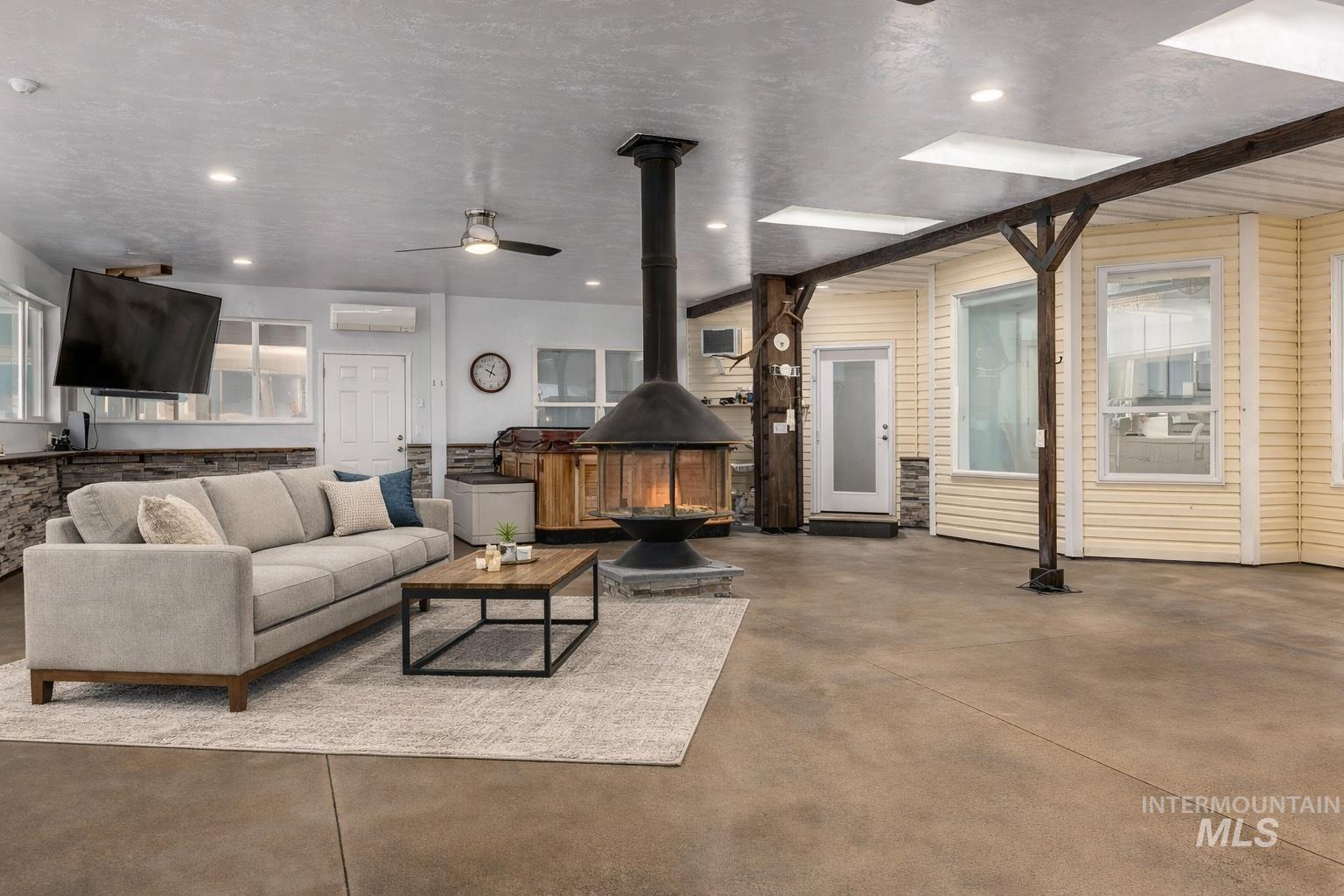 9650 Kemp Rd., Middleton, Idaho 83644, 4 Bedrooms, 3.5 Bathrooms, Residential For Sale, Price $998,500,MLS 98971987