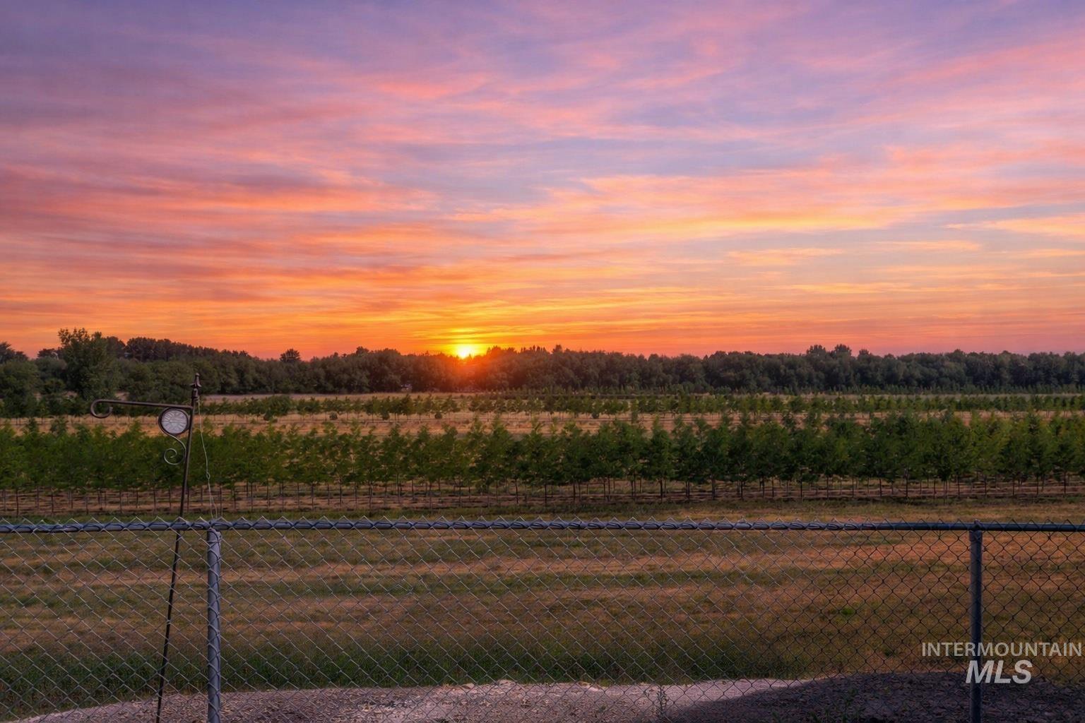 9650 Kemp Rd., Middleton, Idaho 83644, 4 Bedrooms, 3.5 Bathrooms, Residential For Sale, Price $998,500,MLS 98971987