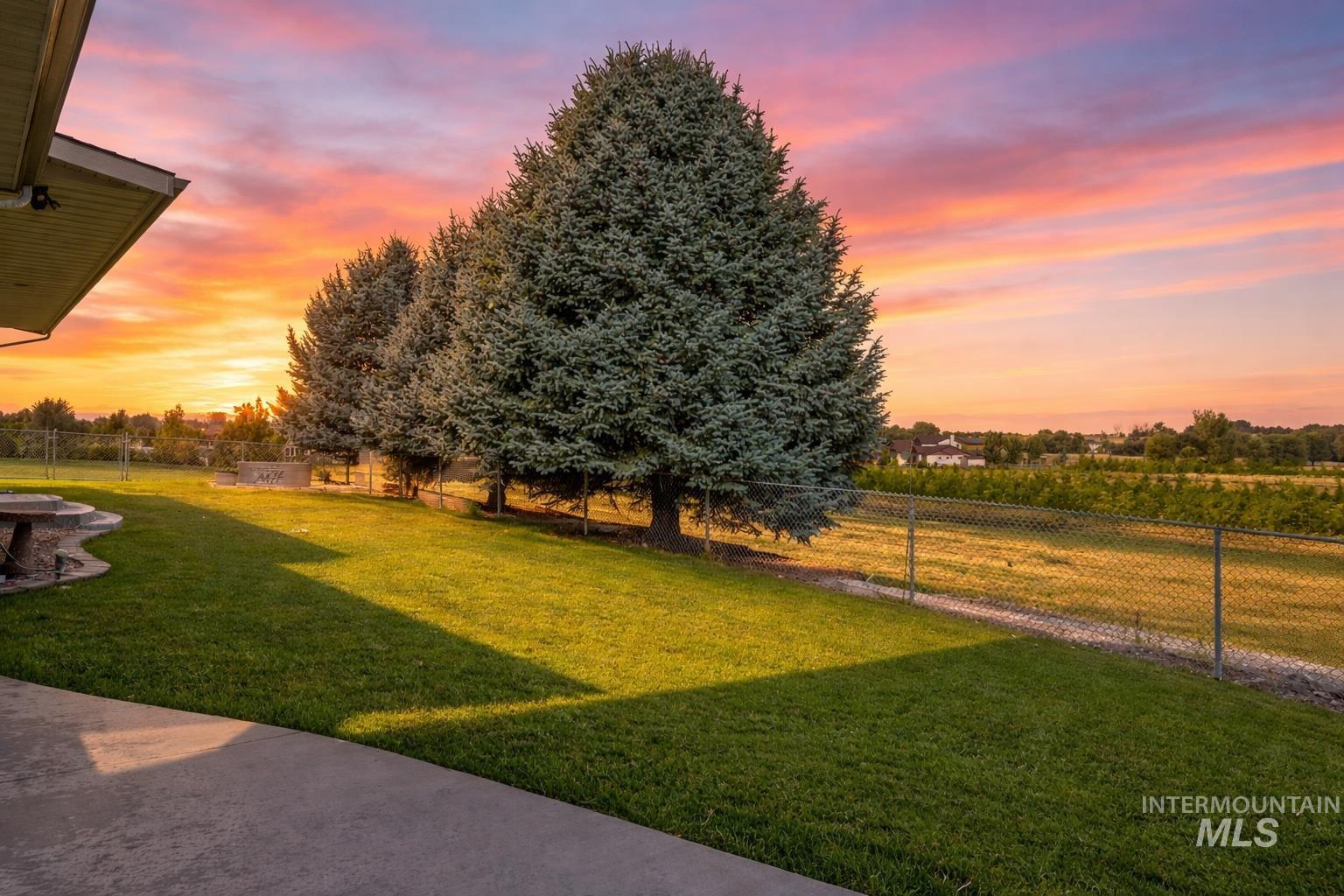 9650 Kemp Rd., Middleton, Idaho 83644, 4 Bedrooms, 3.5 Bathrooms, Residential For Sale, Price $998,500,MLS 98971987