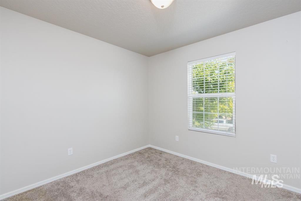 13779 Paraiso, Caldwell, Idaho 83607, 4 Bedrooms, 2.5 Bathrooms, Residential For Sale, Price $390,000,MLS 98971989