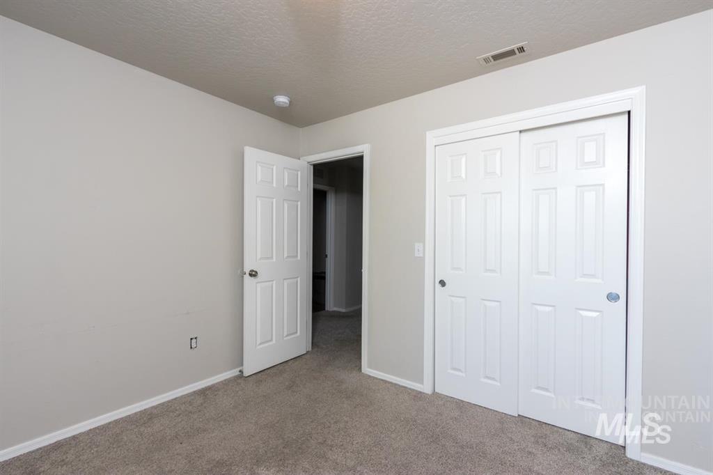 13779 Paraiso, Caldwell, Idaho 83607, 4 Bedrooms, 2.5 Bathrooms, Residential For Sale, Price $390,000,MLS 98971989