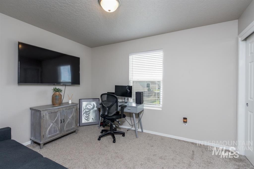 13779 Paraiso, Caldwell, Idaho 83607, 4 Bedrooms, 2.5 Bathrooms, Residential For Sale, Price $390,000,MLS 98971989