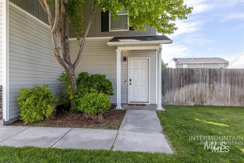 13779 Paraiso, Caldwell, Idaho 83607, 4 Bedrooms, 2.5 Bathrooms, Residential For Sale, Price $390,000,MLS 98971989