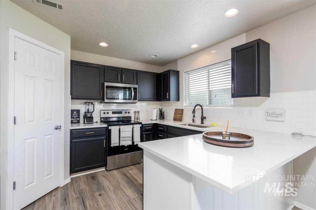 13779 Paraiso, Caldwell, Idaho 83607, 4 Bedrooms, 2.5 Bathrooms, Residential For Sale, Price $390,000,MLS 98971989