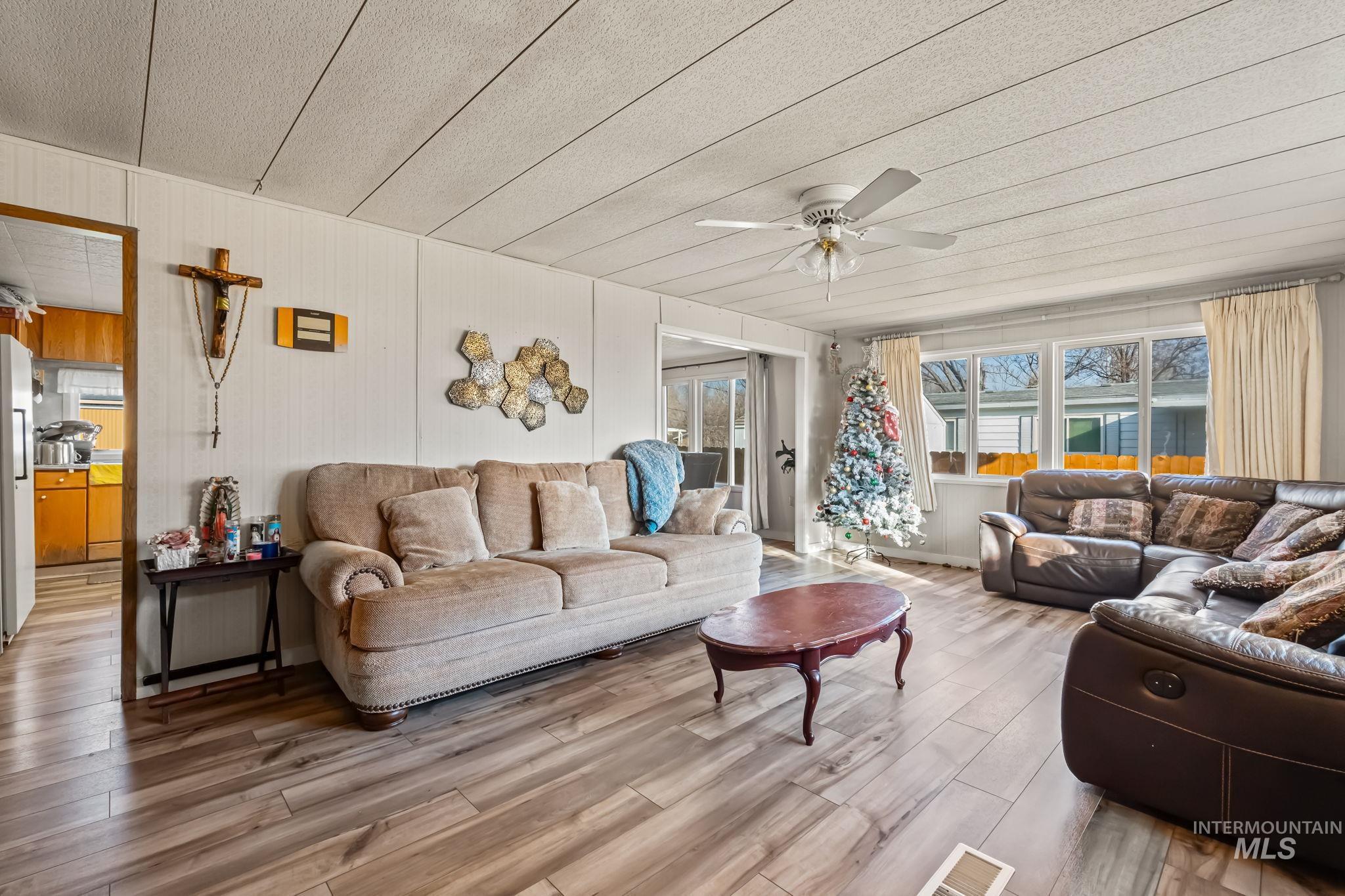 11234 George St, Nampa, Idaho 83651, 4 Bedrooms, 2 Bathrooms, Residential For Sale, Price $305,000,MLS 98971990