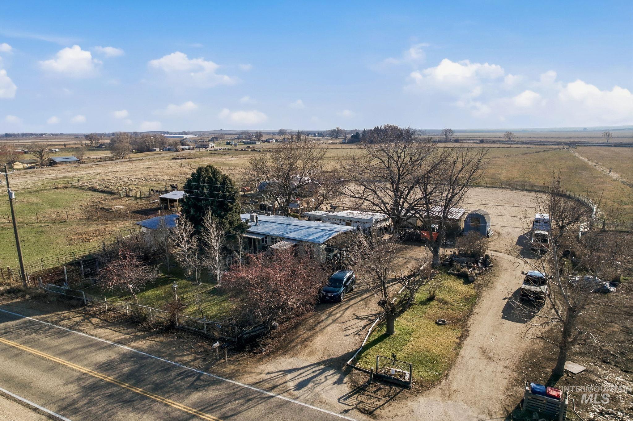 603 E King Rd, Kuna, Idaho 83634, 2 Bedrooms, 2 Bathrooms, Farm & Ranch For Sale, Price $1,250,000,MLS 98971991