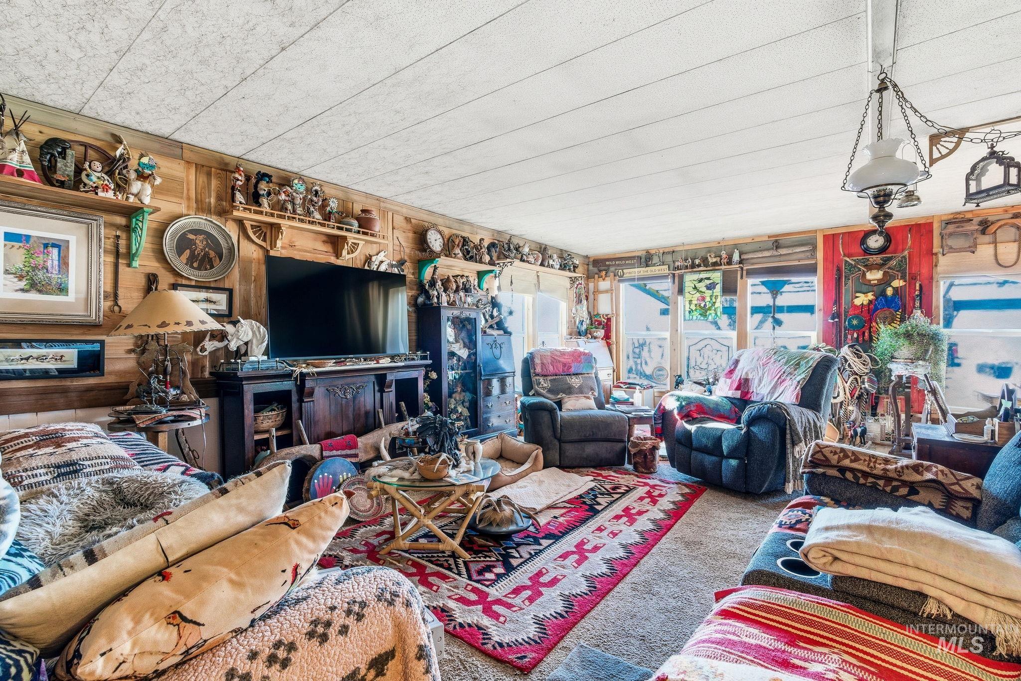 603 E King Rd, Kuna, Idaho 83634, 2 Bedrooms, 2 Bathrooms, Farm & Ranch For Sale, Price $1,250,000,MLS 98971991