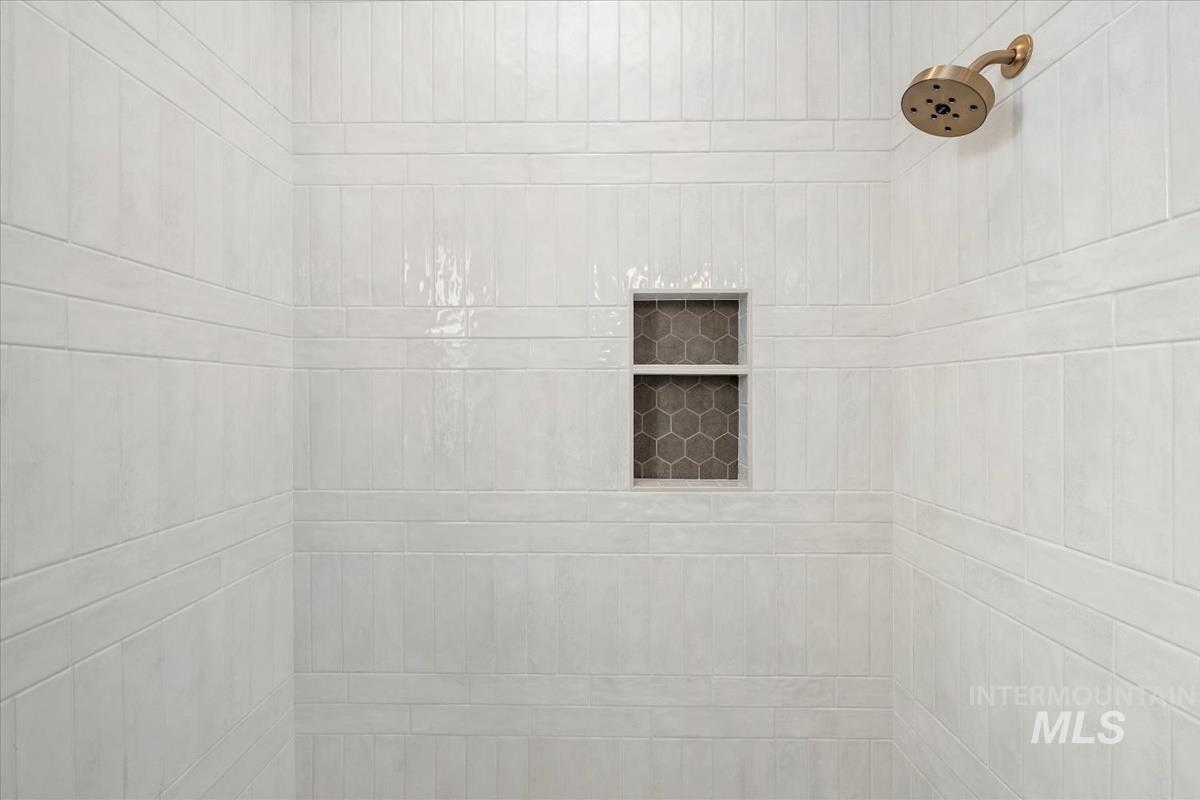 6101 W Estuary St, Eagle, Idaho 83616, 4 Bedrooms, 3.5 Bathrooms, Residential For Sale, Price $1,249,000,MLS 98971992