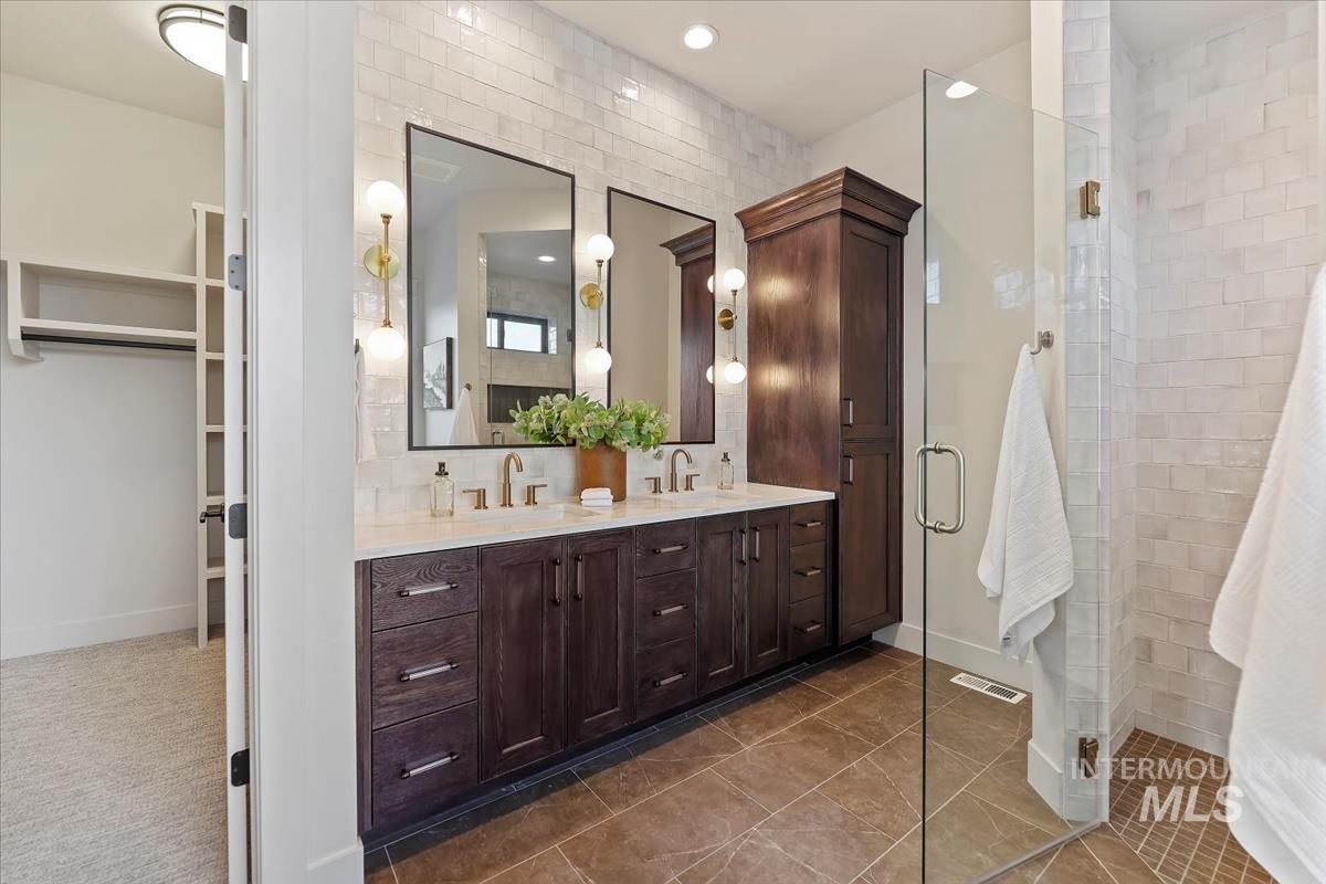 6101 W Estuary St, Eagle, Idaho 83616, 4 Bedrooms, 3.5 Bathrooms, Residential For Sale, Price $1,199,000,MLS 98971992