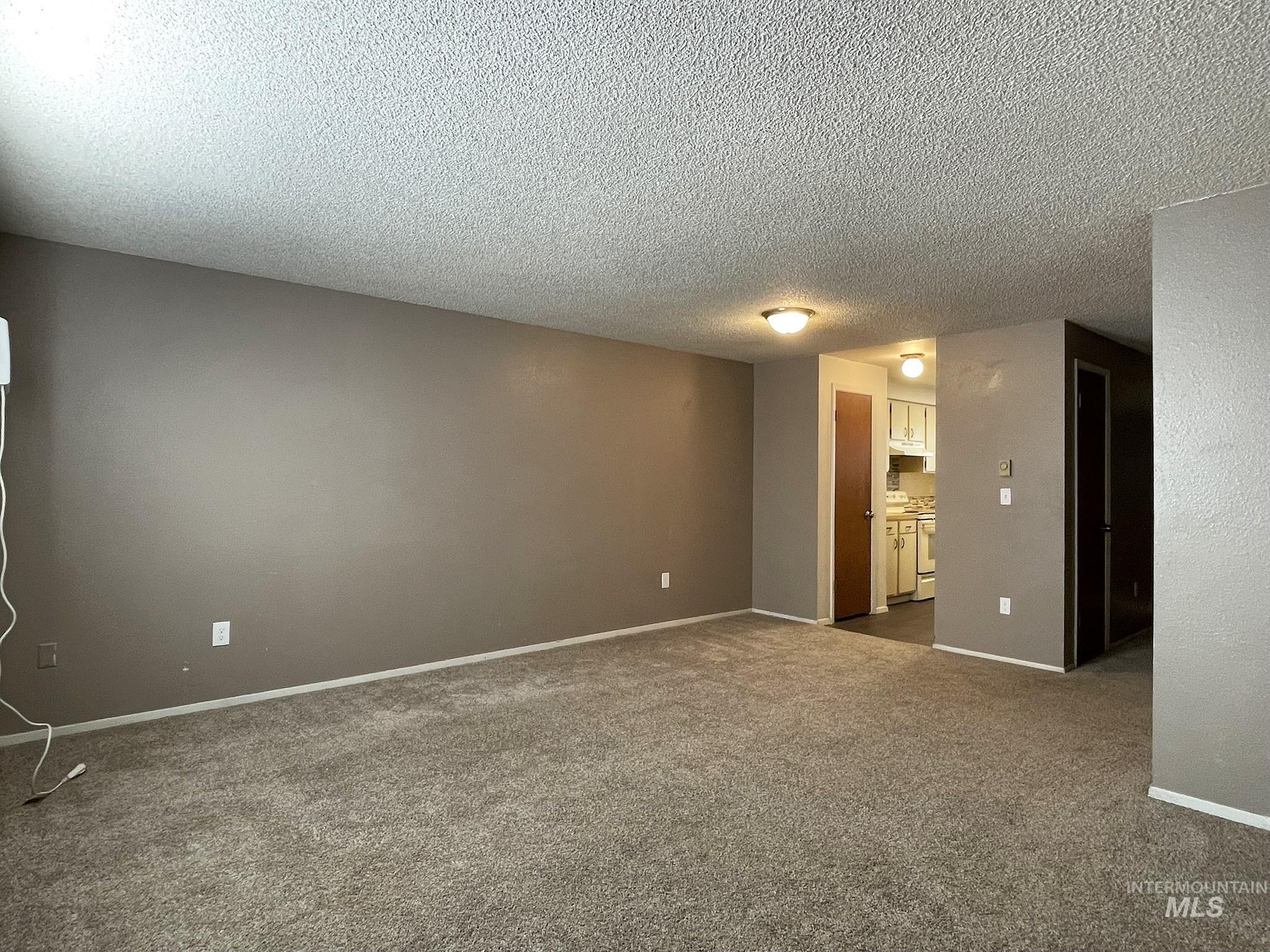 131 Oxley Road, Emmett, Idaho 83617, 2 Bedrooms, 1 Bathroom, Residential Income For Sale, Price $410,000,MLS 98971993