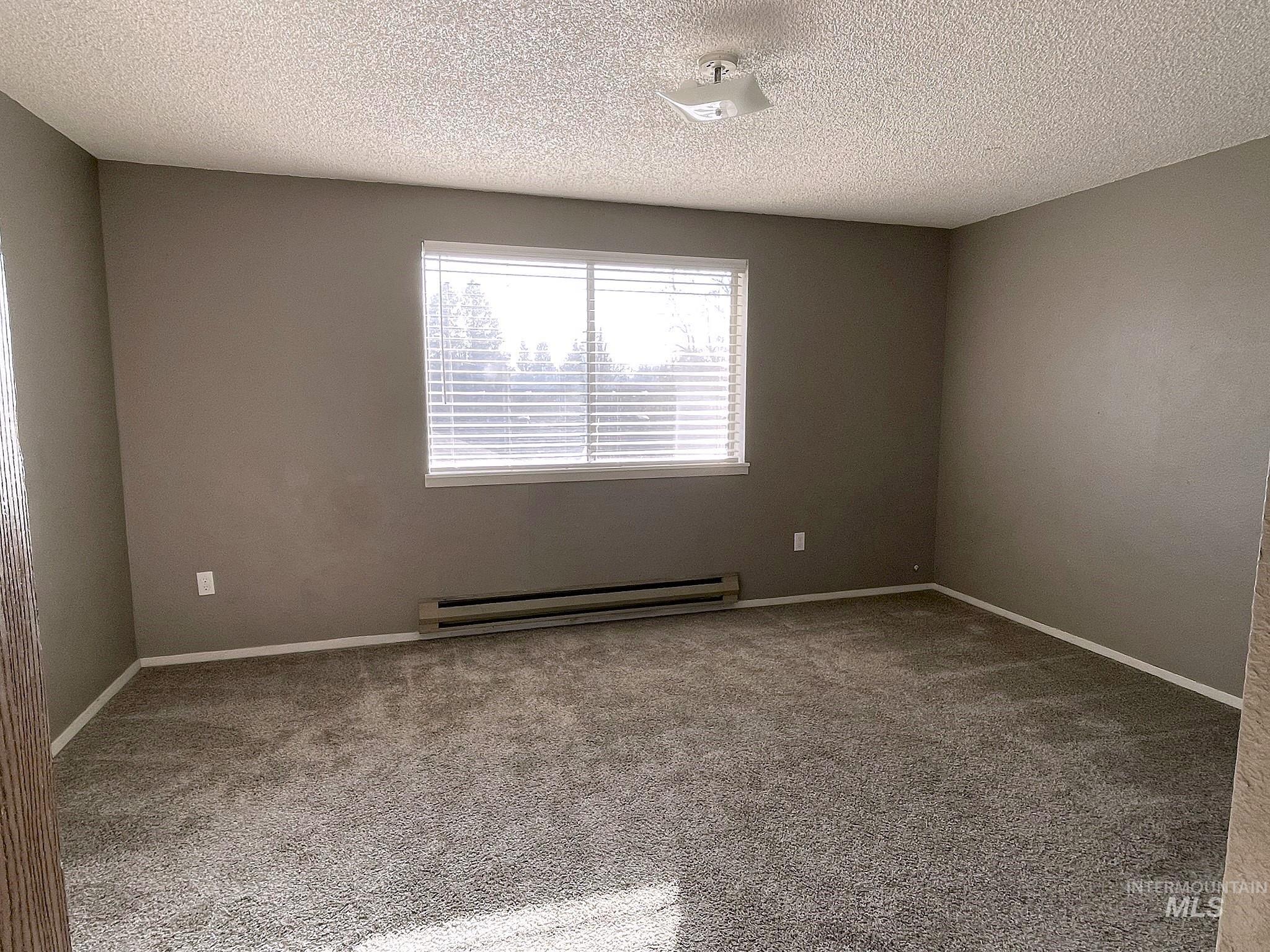 131 Oxley Road, Emmett, Idaho 83617, 2 Bedrooms, 1 Bathroom, Residential Income For Sale, Price $410,000,MLS 98971993