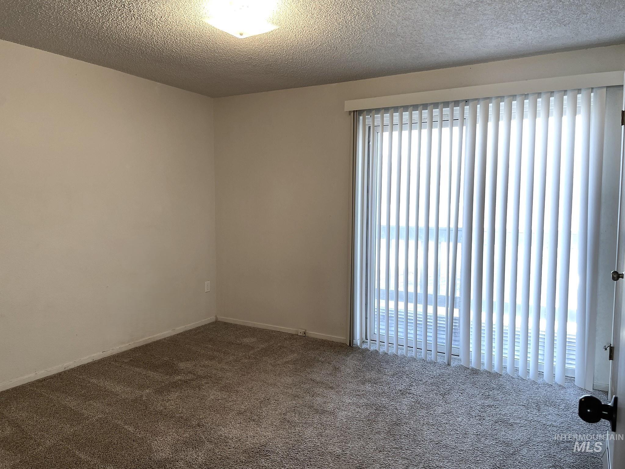 131 Oxley Road, Emmett, Idaho 83617, 2 Bedrooms, 1 Bathroom, Residential Income For Sale, Price $410,000,MLS 98971993