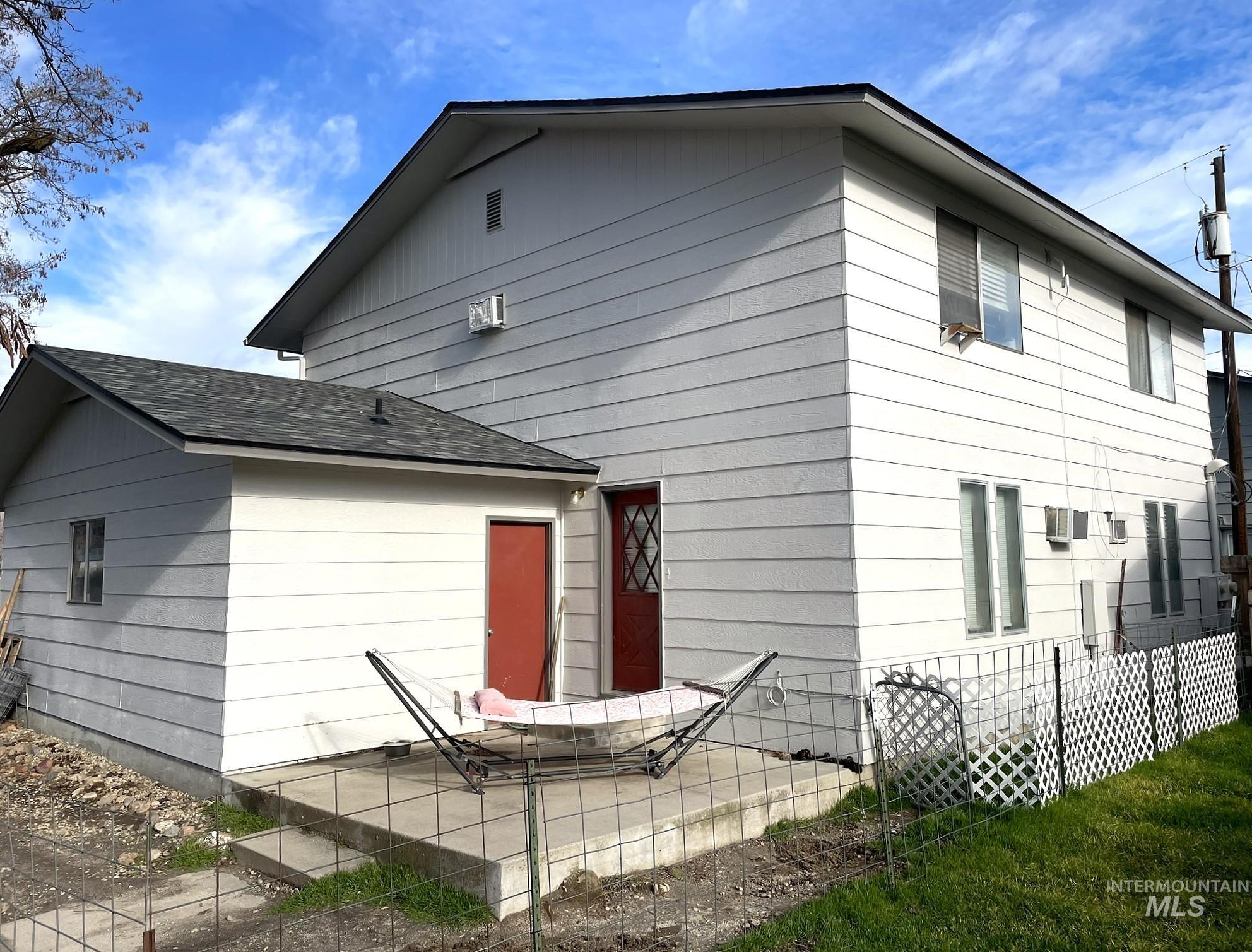 131 Oxley Road, Emmett, Idaho 83617, 2 Bedrooms, 1 Bathroom, Residential Income For Sale, Price $410,000,MLS 98971993
