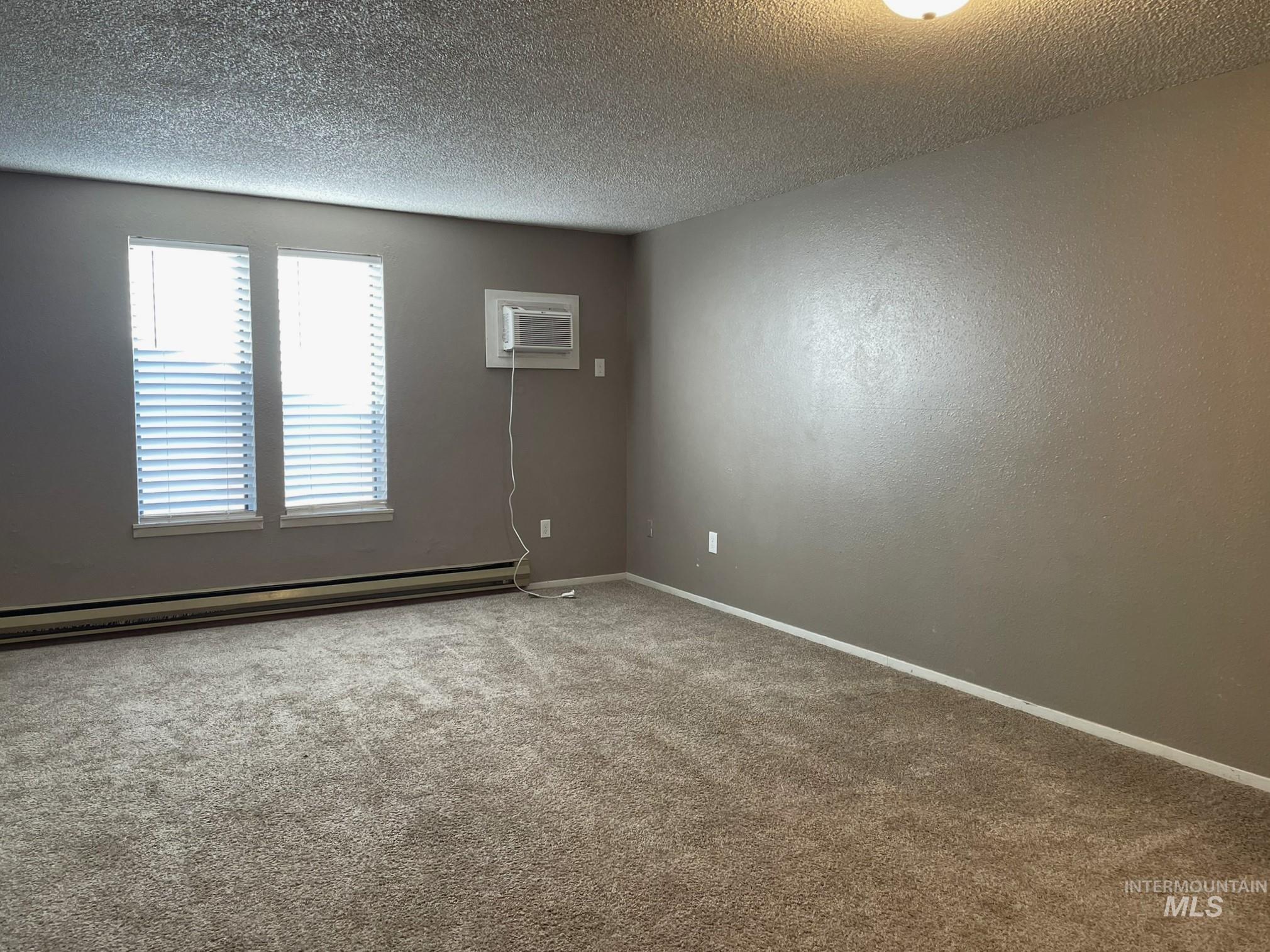 131 Oxley Road, Emmett, Idaho 83617, 2 Bedrooms, 1 Bathroom, Residential Income For Sale, Price $410,000,MLS 98971993