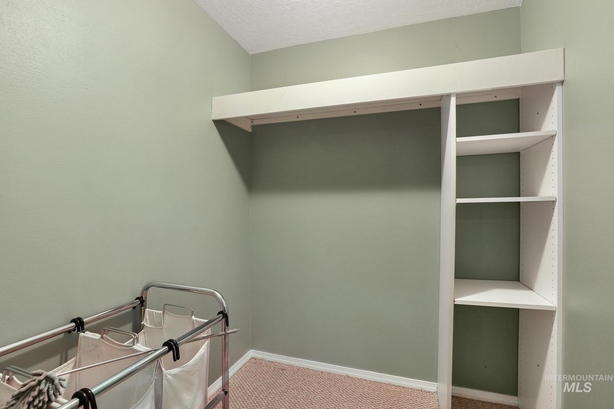 1143 Starfire, Twin Falls, Idaho 83301, 3 Bedrooms, 2 Bathrooms, Residential For Sale, Price $404,900,MLS 98972000