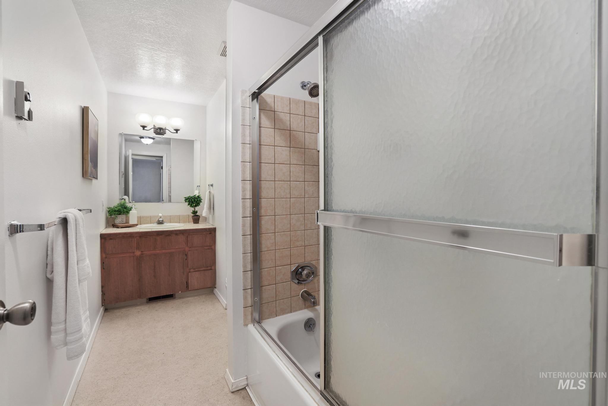 1143 Starfire, Twin Falls, Idaho 83301, 3 Bedrooms, 2 Bathrooms, Residential For Sale, Price $404,900,MLS 98972000