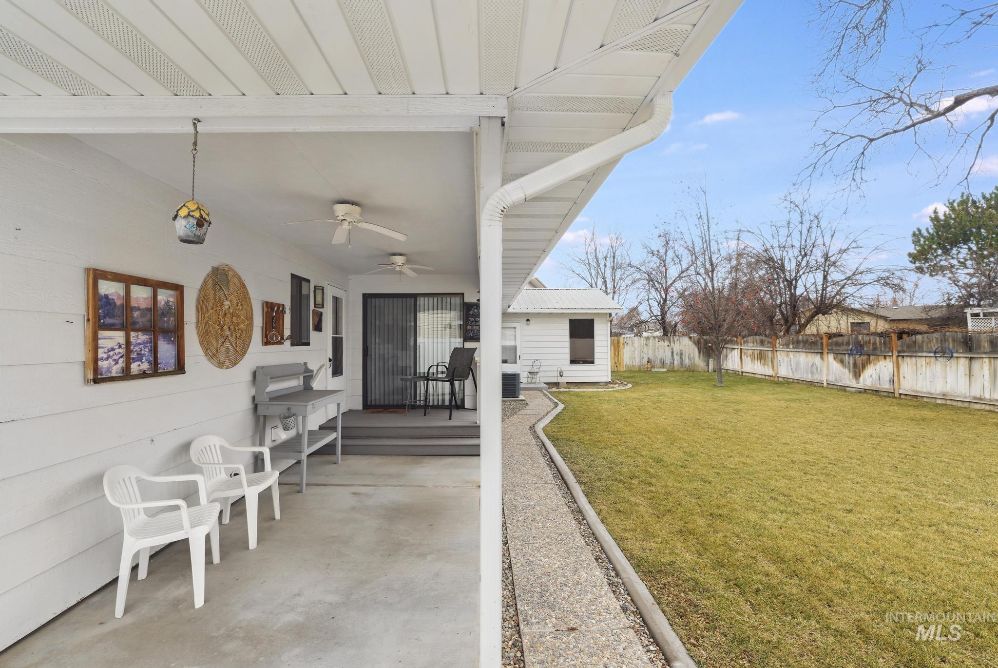 1143 Starfire, Twin Falls, Idaho 83301, 3 Bedrooms, 2 Bathrooms, Residential For Sale, Price $404,900,MLS 98972000