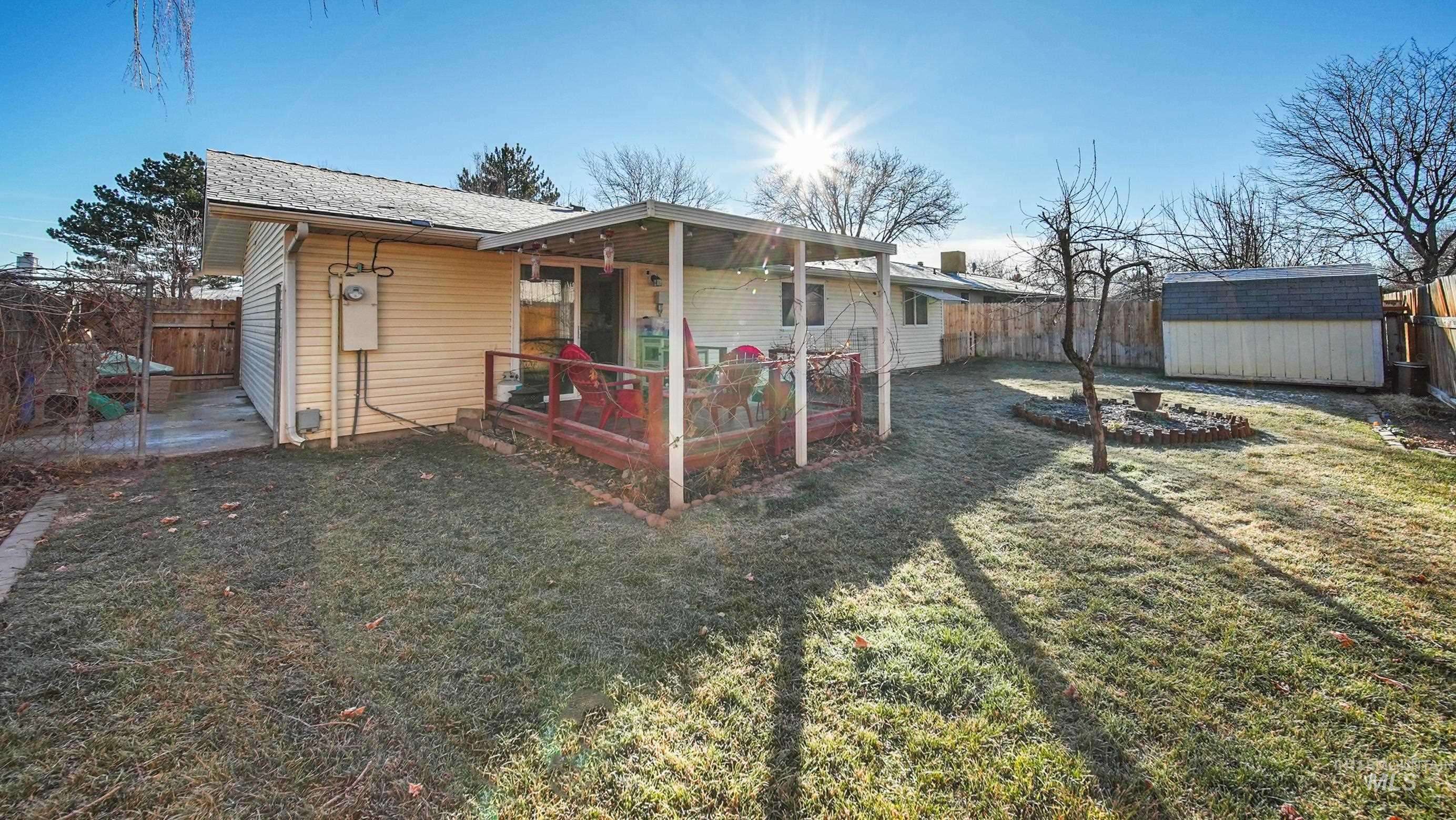 431 Buckingham Drive, Twin Falls, Idaho 83301, 3 Bedrooms, 2 Bathrooms, Residential For Sale, Price $325,000,MLS 98972005