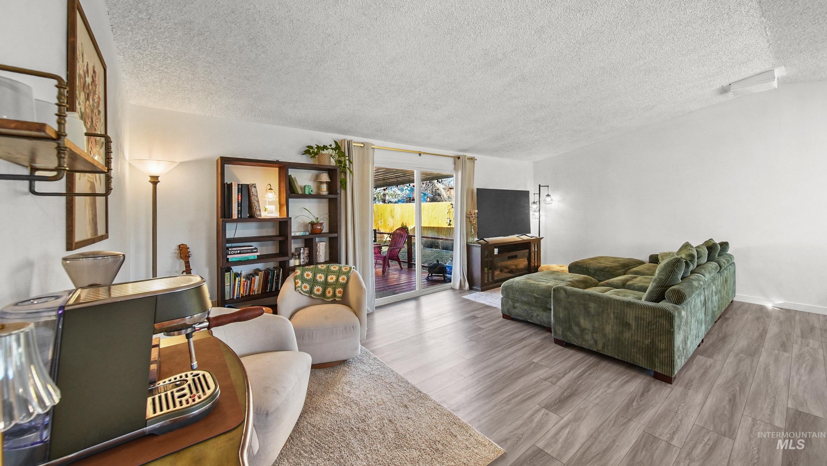 431 Buckingham Drive, Twin Falls, Idaho 83301, 3 Bedrooms, 2 Bathrooms, Residential For Sale, Price $325,000,MLS 98972005