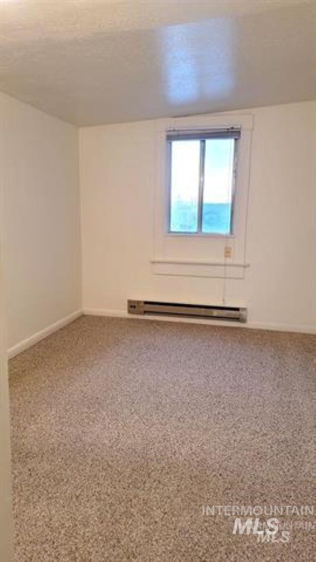 339 Idaho St, Gooding, Idaho 83330, 1 Bedroom, 1 Bathroom, Residential Income For Sale, Price $385,000,MLS 98972009