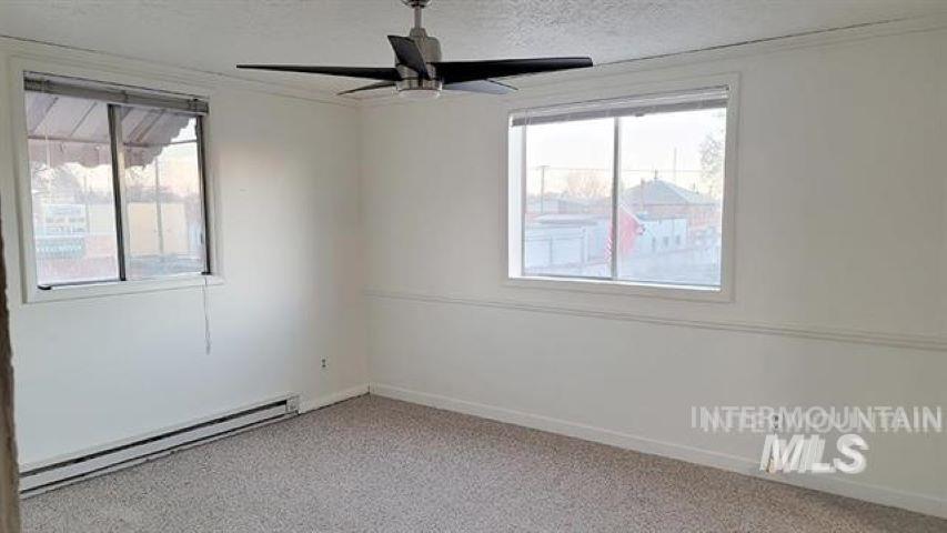 339 Idaho St, Gooding, Idaho 83330, 1 Bedroom, 1 Bathroom, Residential Income For Sale, Price $385,000,MLS 98972009