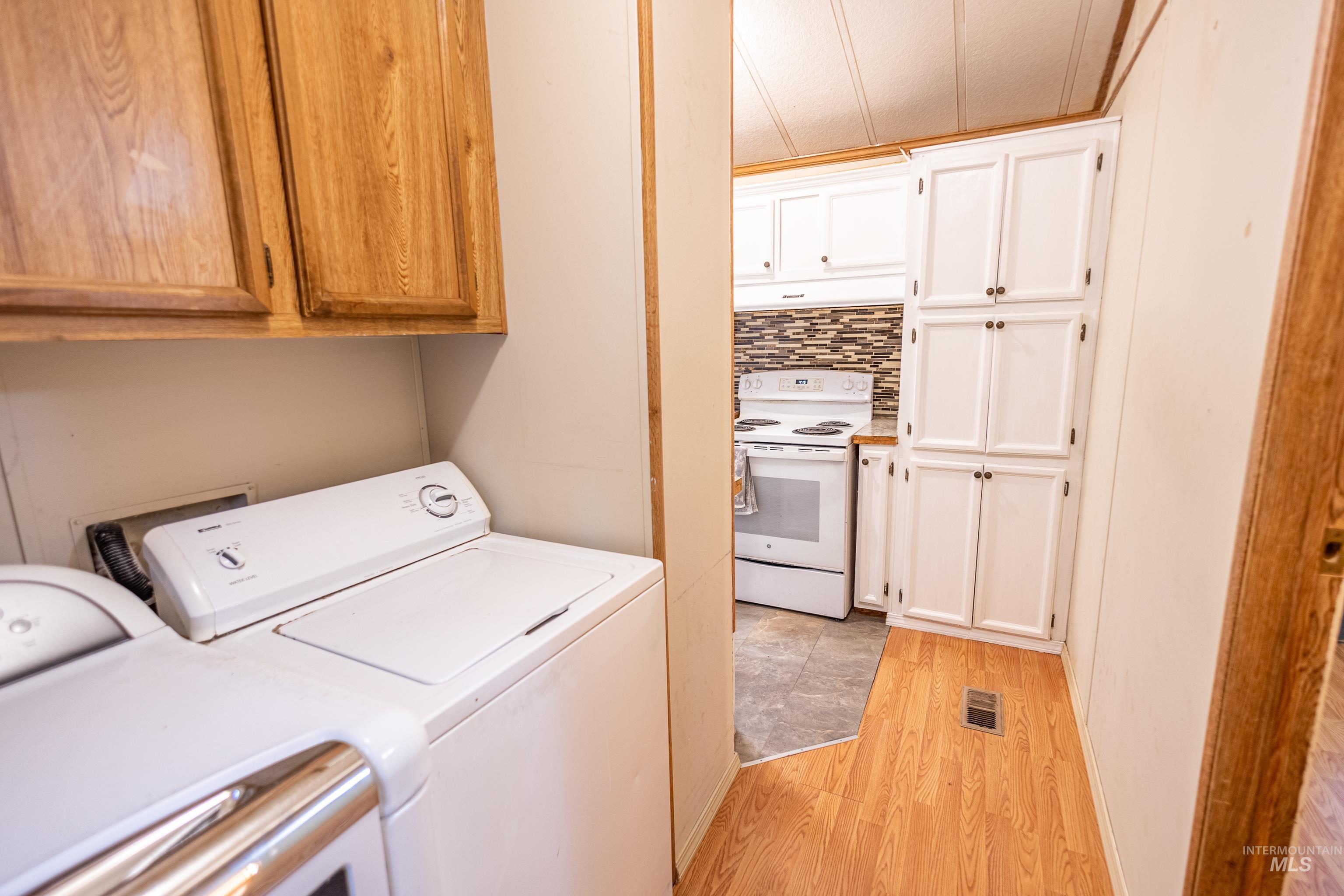 411 N Almon Street, Moscow, Idaho 83843, 3 Bedrooms, 2 Bathrooms, Residential For Sale, Price $39,900,MLS 98972010