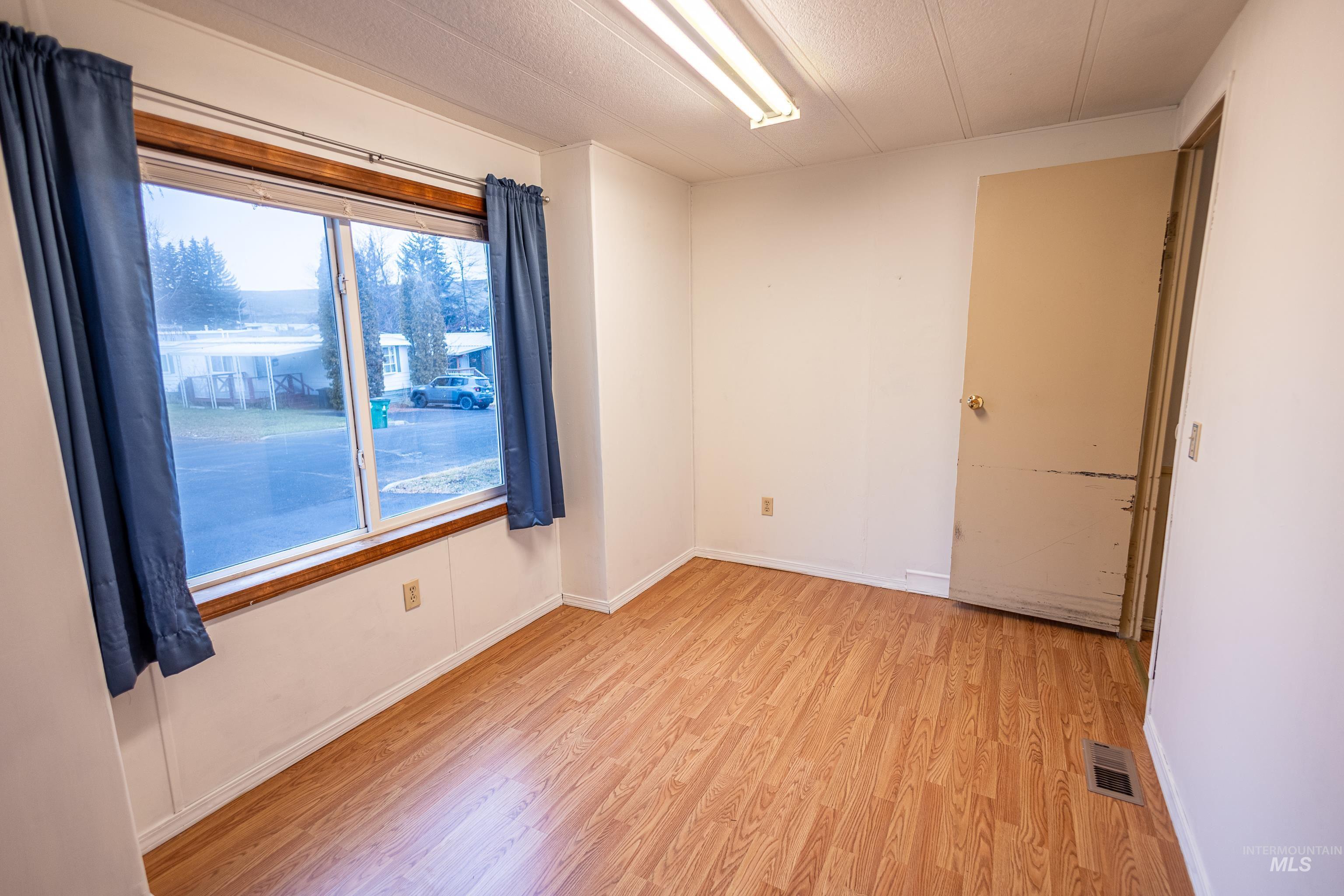 411 N Almon Street, Moscow, Idaho 83843, 3 Bedrooms, 2 Bathrooms, Residential For Sale, Price $39,900,MLS 98972010