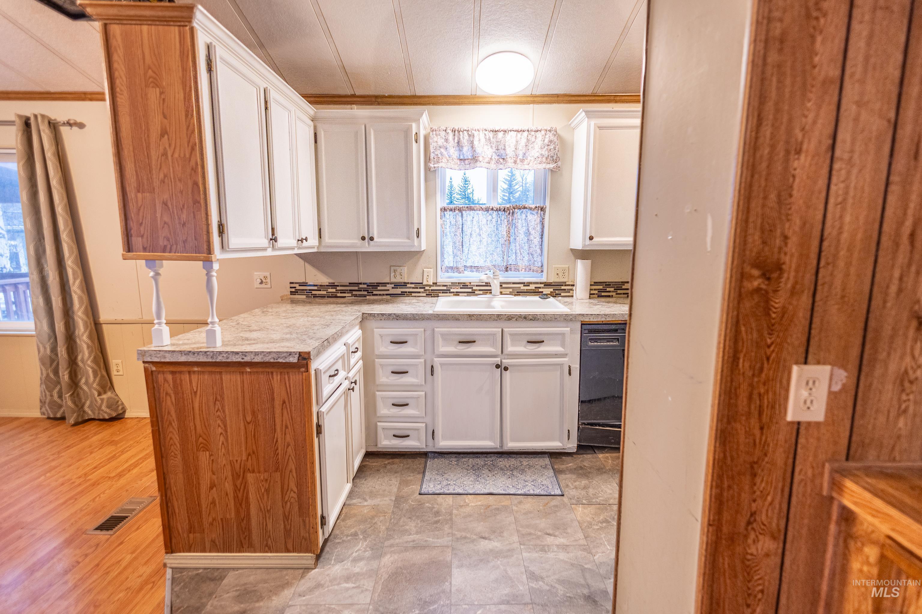 411 N Almon Street, Moscow, Idaho 83843, 3 Bedrooms, 2 Bathrooms, Residential For Sale, Price $39,900,MLS 98972010