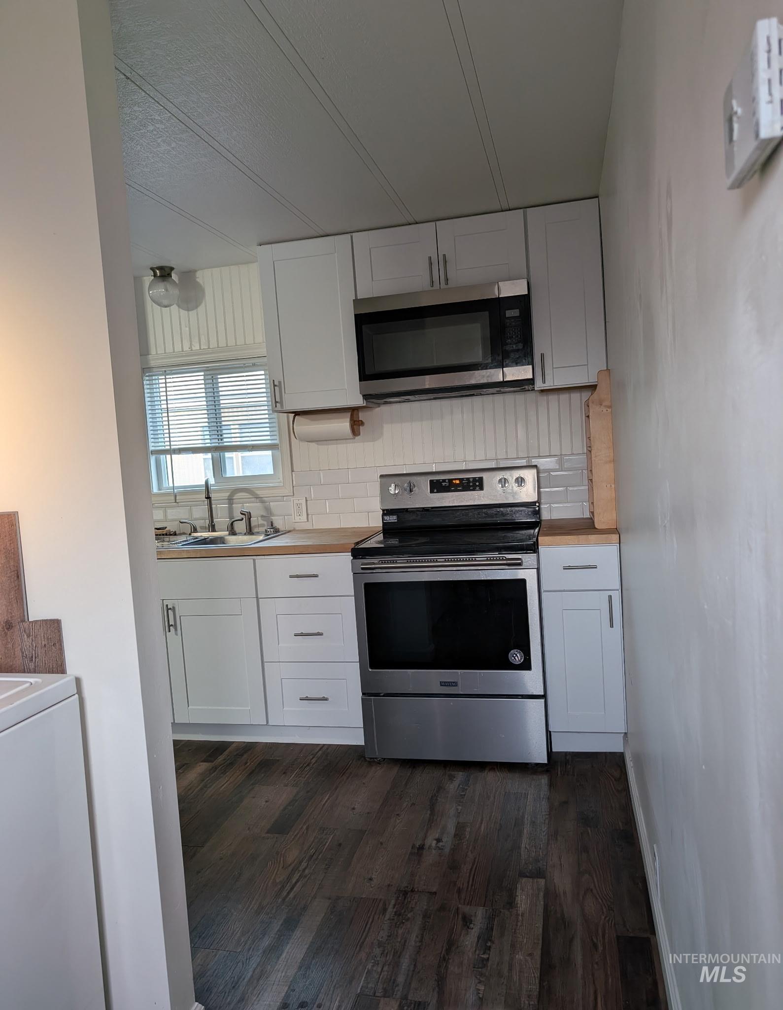 50 NW Barlington ST, Mountain Home, Idaho 83647-6368, 2 Bedrooms, 2 Bathrooms, Residential For Sale, Price $95,000,MLS 98972014