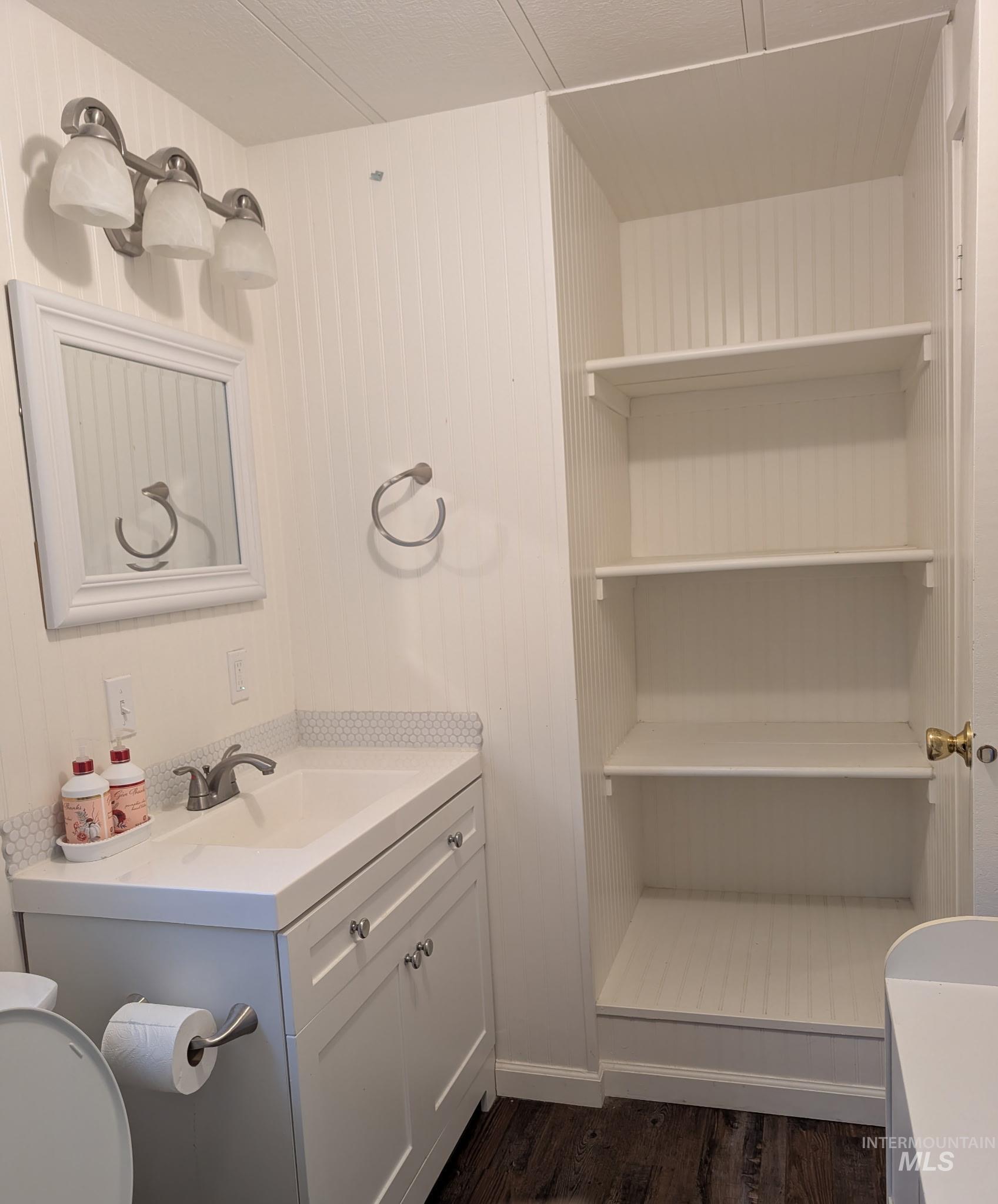 50 NW Barlington ST, Mountain Home, Idaho 83647-6368, 2 Bedrooms, 2 Bathrooms, Residential For Sale, Price $95,000,MLS 98972014