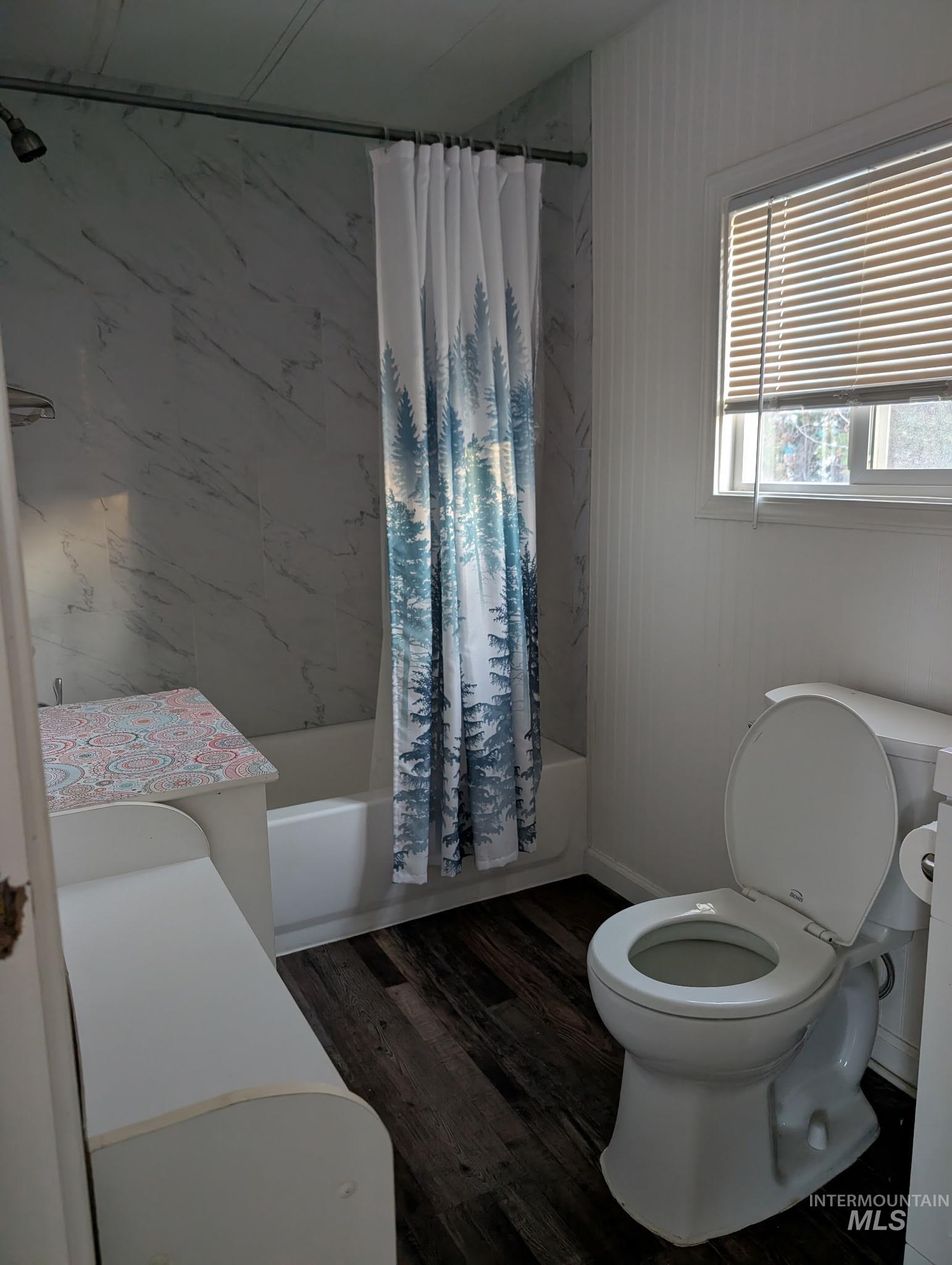 50 NW Barlington ST, Mountain Home, Idaho 83647-6368, 2 Bedrooms, 2 Bathrooms, Residential For Sale, Price $95,000,MLS 98972014