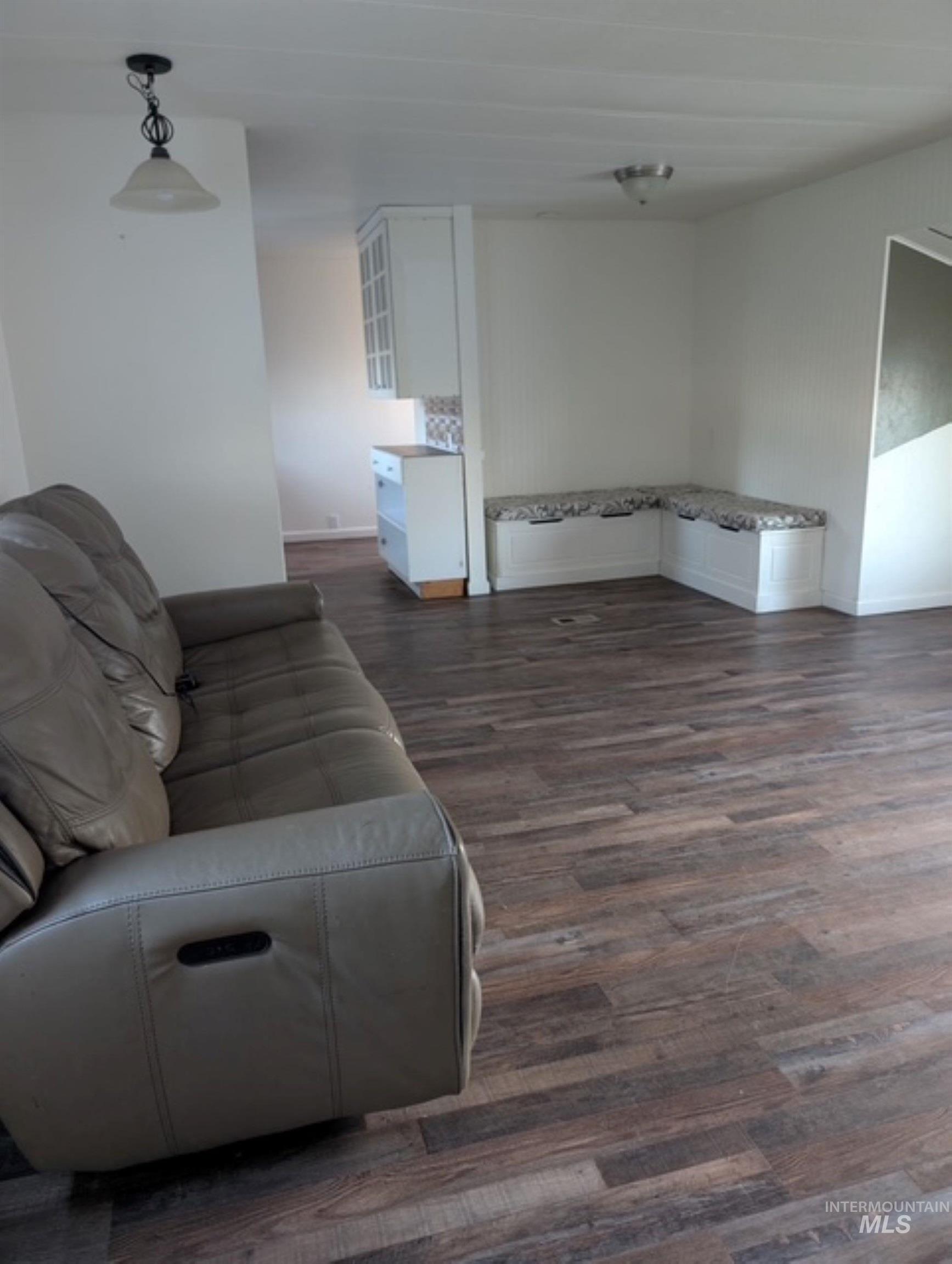 50 NW Barlington ST, Mountain Home, Idaho 83647-6368, 2 Bedrooms, 2 Bathrooms, Residential For Sale, Price $95,000,MLS 98972014