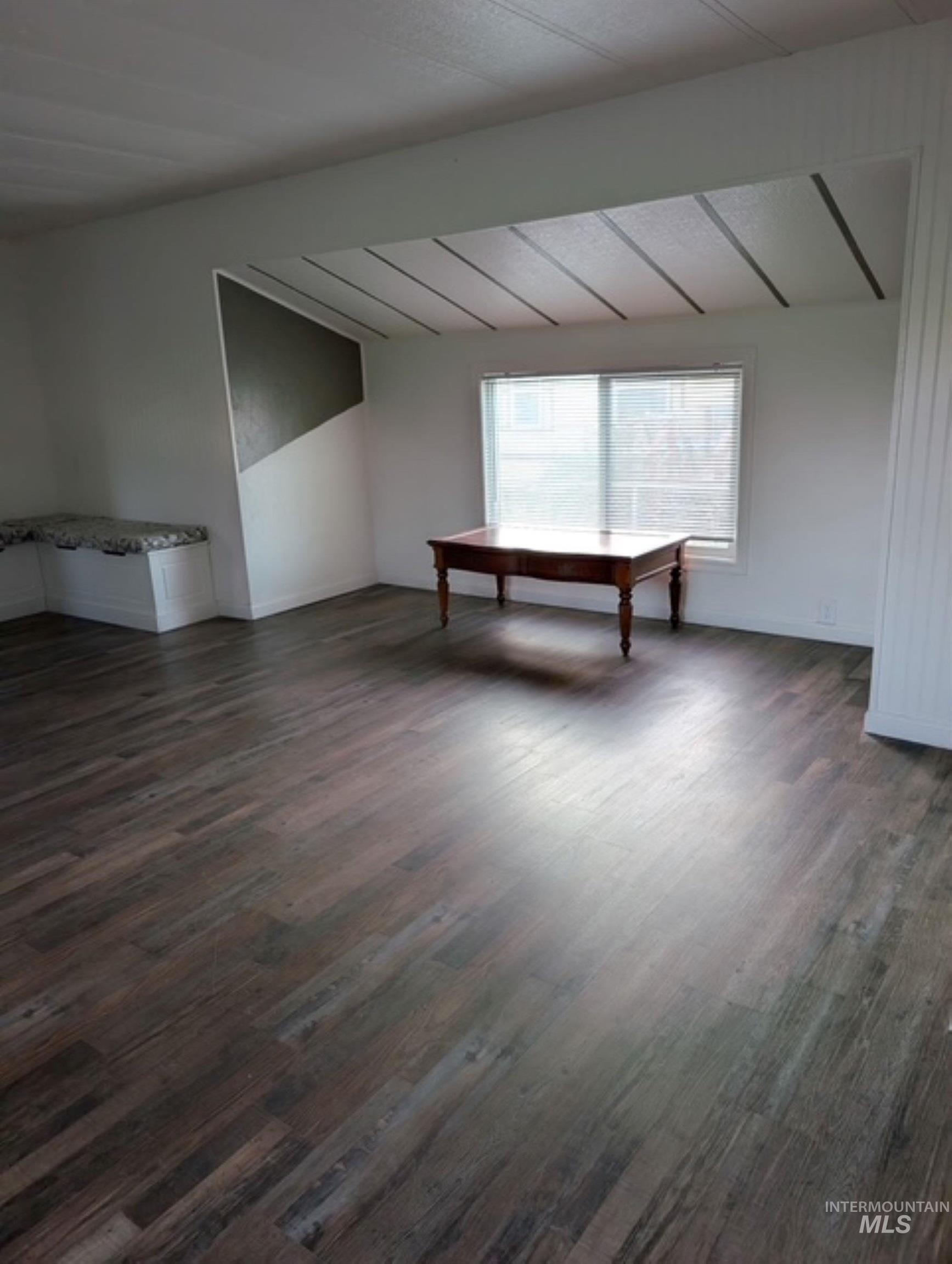 50 NW Barlington ST, Mountain Home, Idaho 83647-6368, 2 Bedrooms, 2 Bathrooms, Residential For Sale, Price $95,000,MLS 98972014