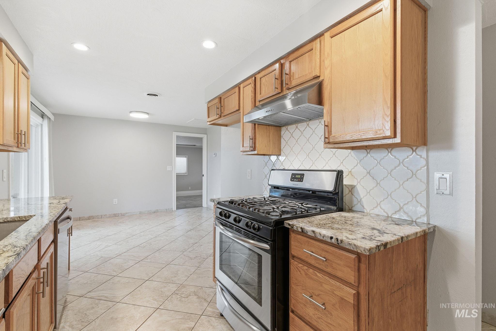 367 E 3rd ST, Kuna, Idaho 83634, 4 Bedrooms, 2 Bathrooms, Residential For Sale, Price $394,733,MLS 98972016