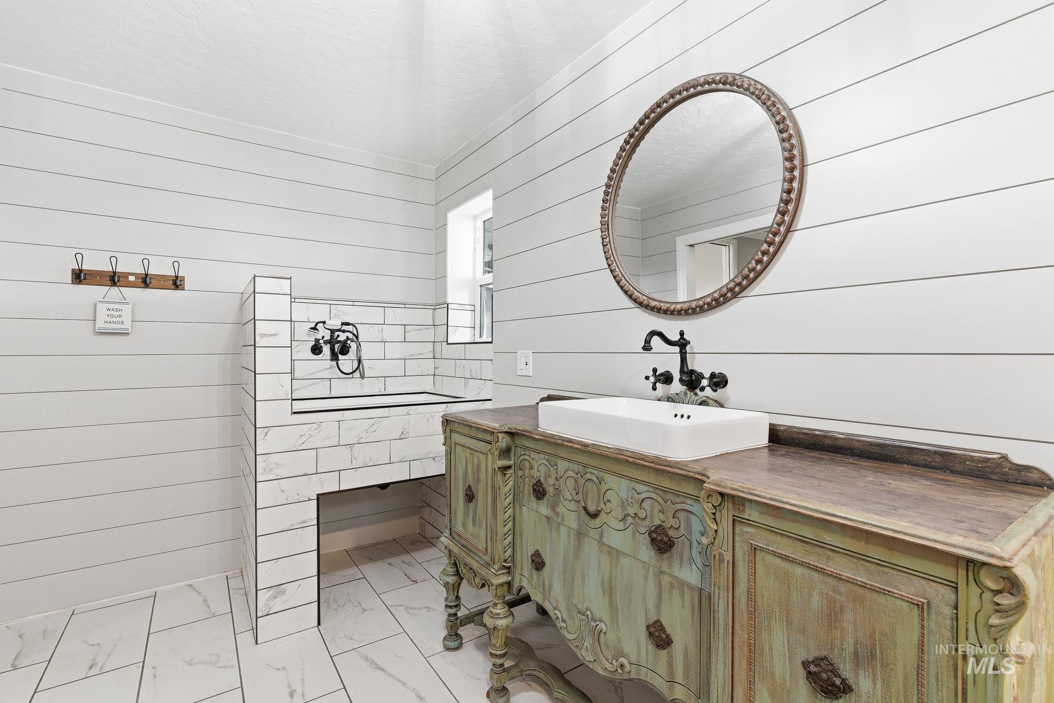 367 E 3rd ST, Kuna, Idaho 83634, 4 Bedrooms, 2 Bathrooms, Residential For Sale, Price $394,733,MLS 98972016