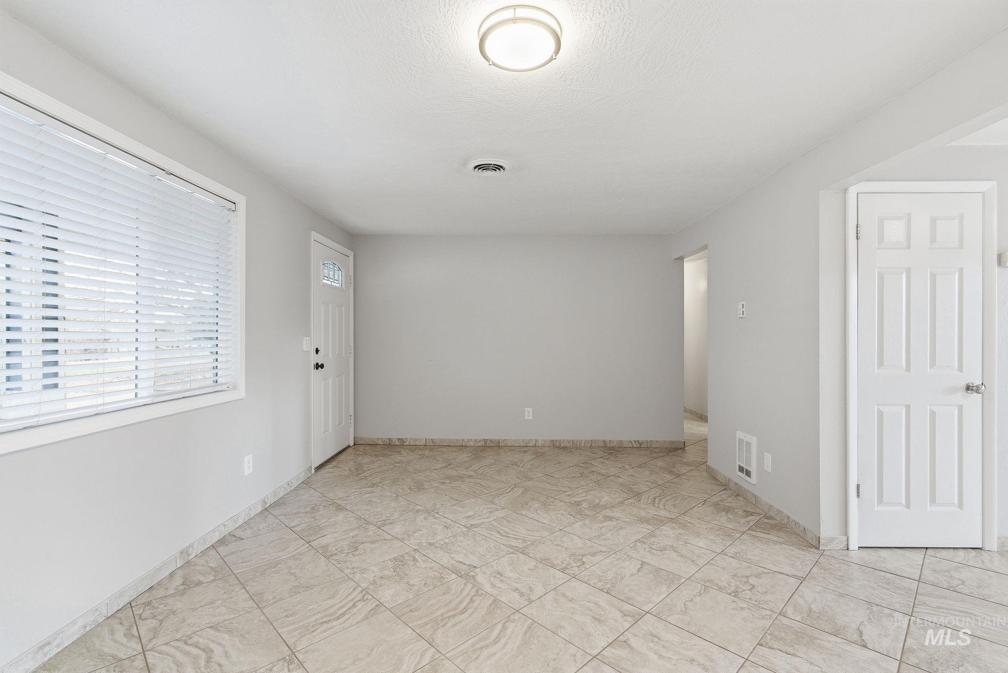 367 E 3rd ST, Kuna, Idaho 83634, 4 Bedrooms, 2 Bathrooms, Residential For Sale, Price $394,733,MLS 98972016