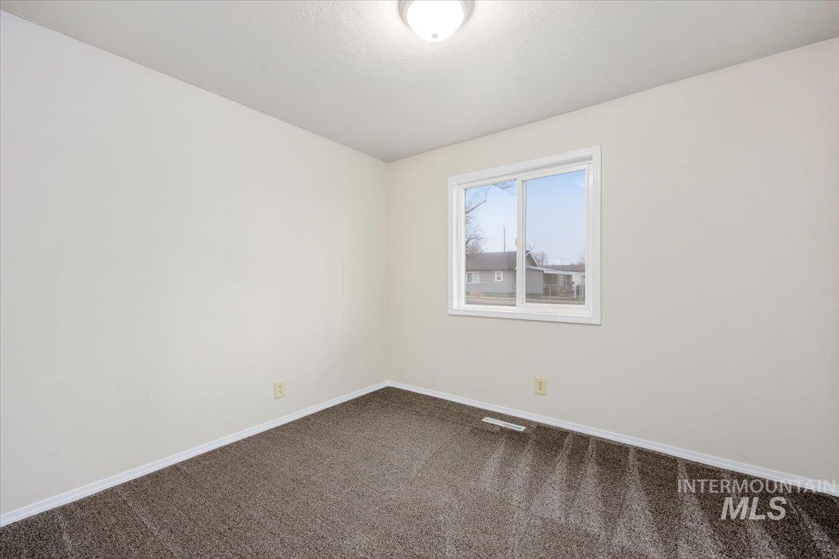 926 4Th Ave W, Twin Falls, Idaho 83301, 4 Bedrooms, 2 Bathrooms, Residential For Sale, Price $274,000,MLS 98972017