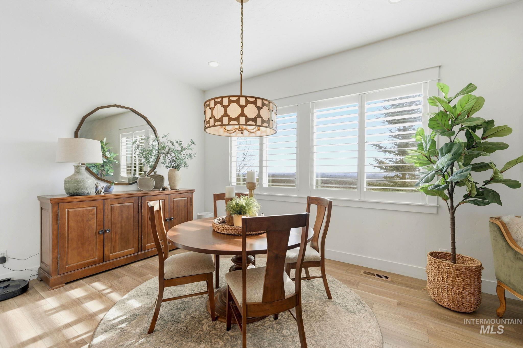 1265 N Diadora Ave, Eagle, Idaho 83616, 3 Bedrooms, 3 Bathrooms, Residential For Sale, Price $805,000,MLS 98972018