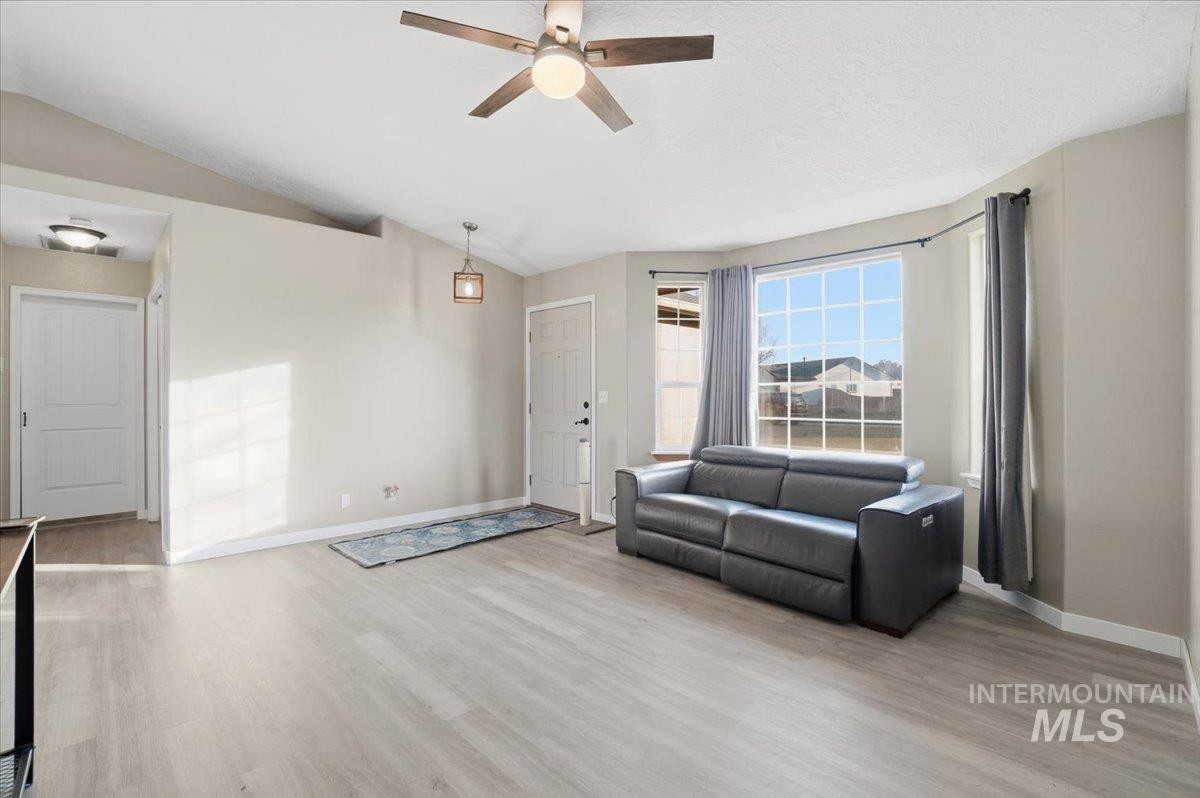 7580 Arlington, Nampa, Idaho 83687, 3 Bedrooms, 2 Bathrooms, Residential For Sale, Price $360,000,MLS 98972020